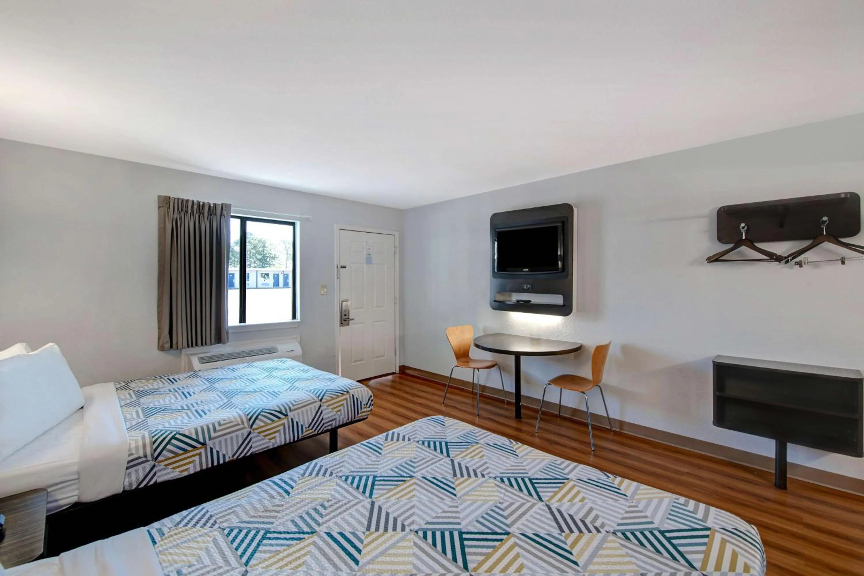 Bedroom, Bed in Motel 6-Sulphur Springs, TX