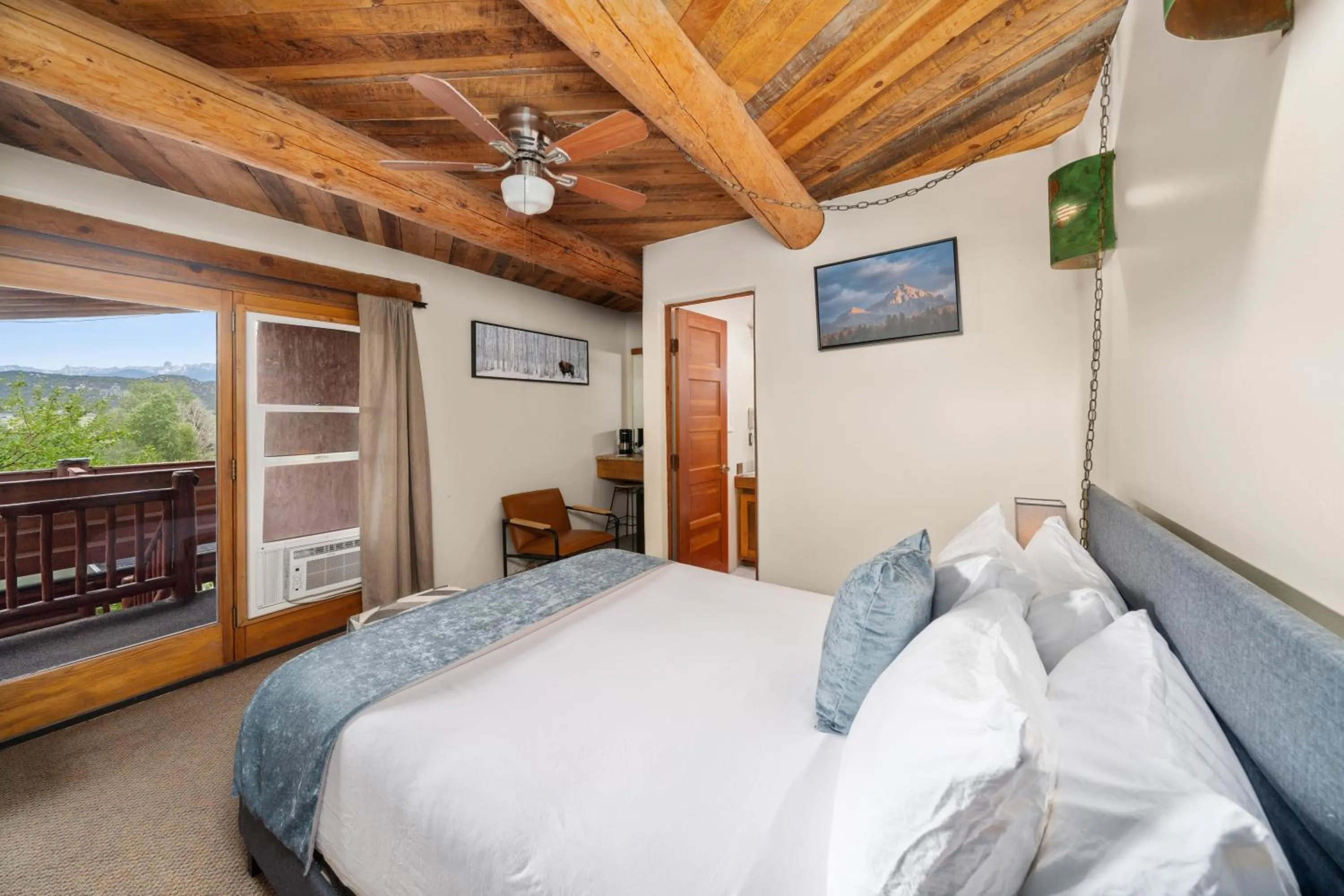 Bed in Chipeta Lodge