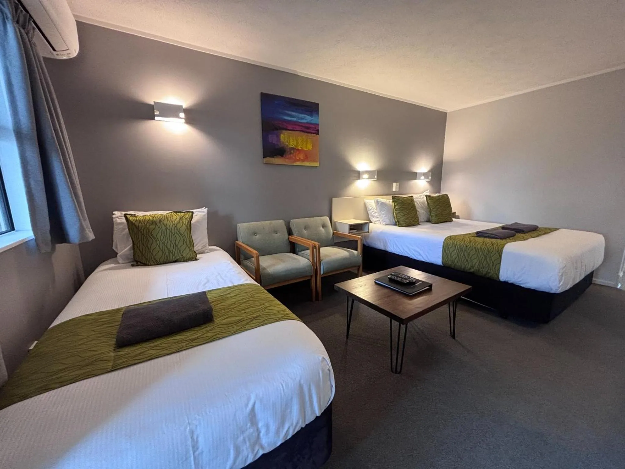 Bedroom, Bed in Wrights by the Sea Motel