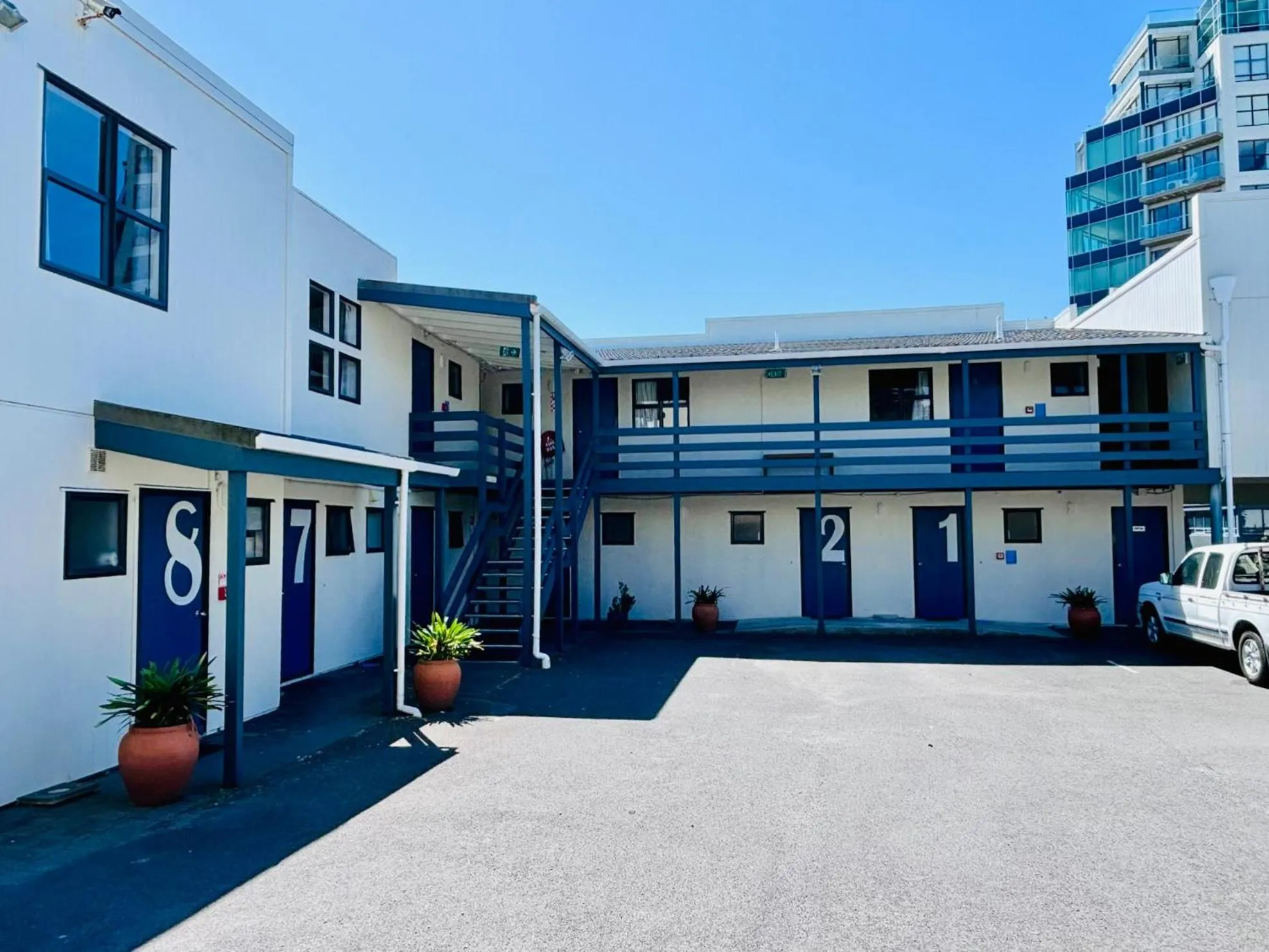 Parking in Wrights by the Sea Motel