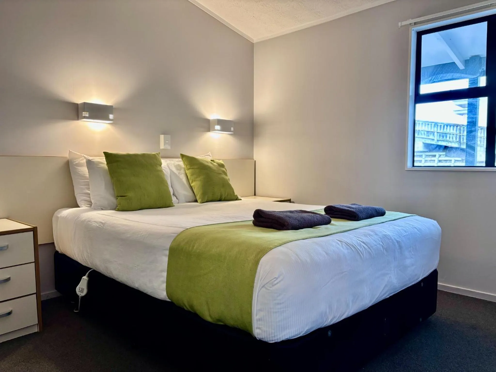 Bedroom, Bed in Wrights by the Sea Motel