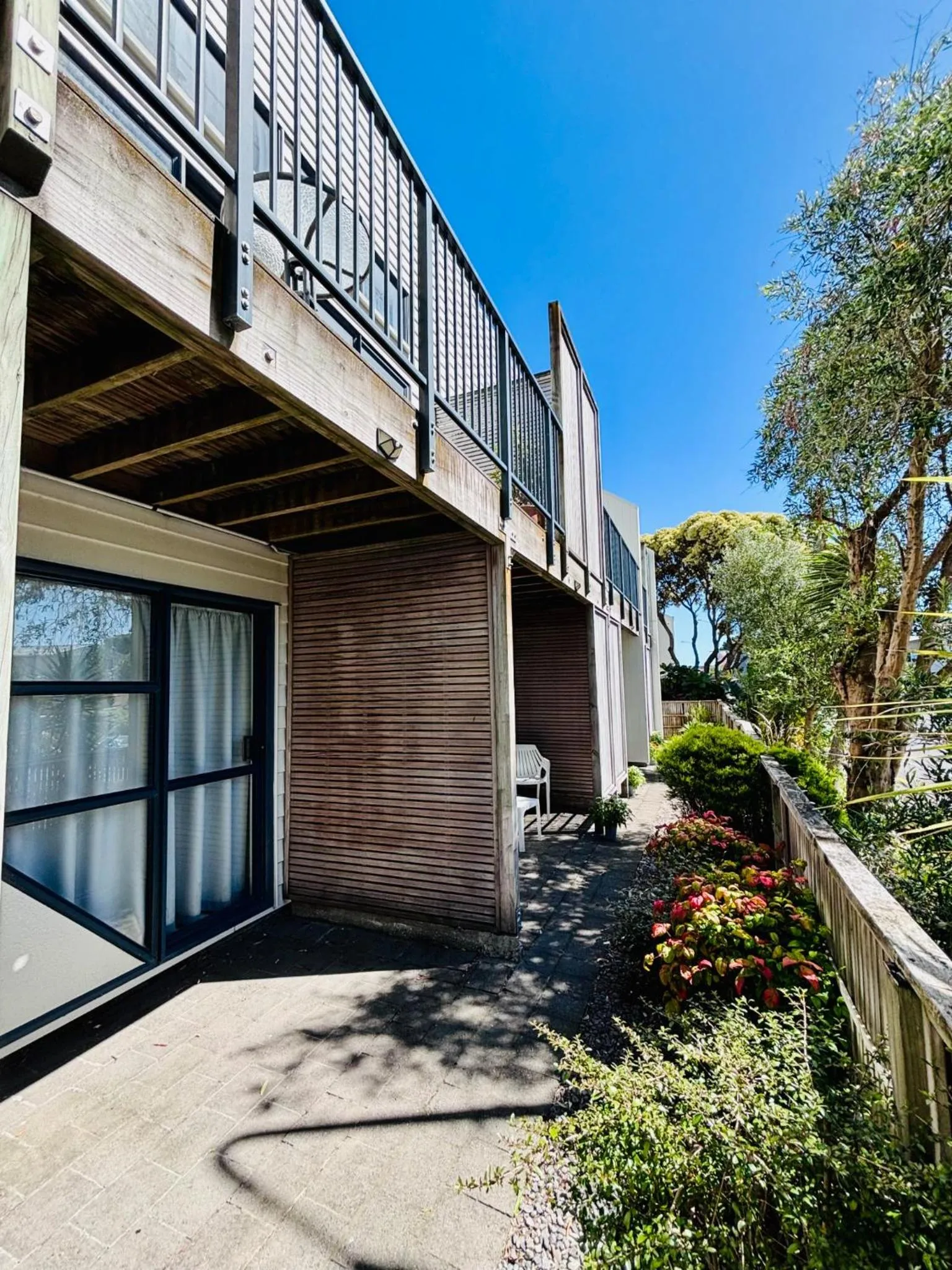 Garden view in Wrights by the Sea Motel