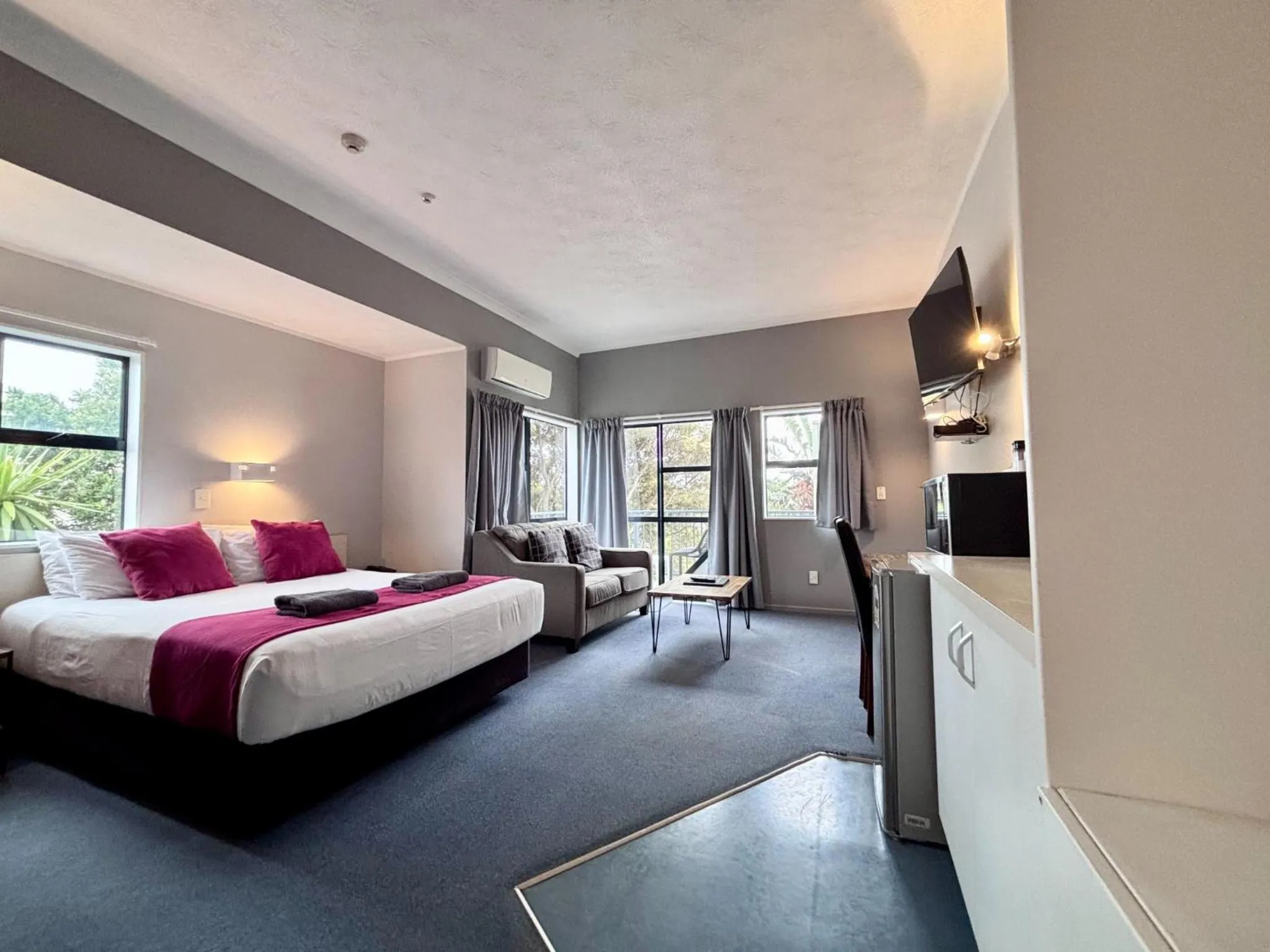 Bed in Wrights by the Sea Motel