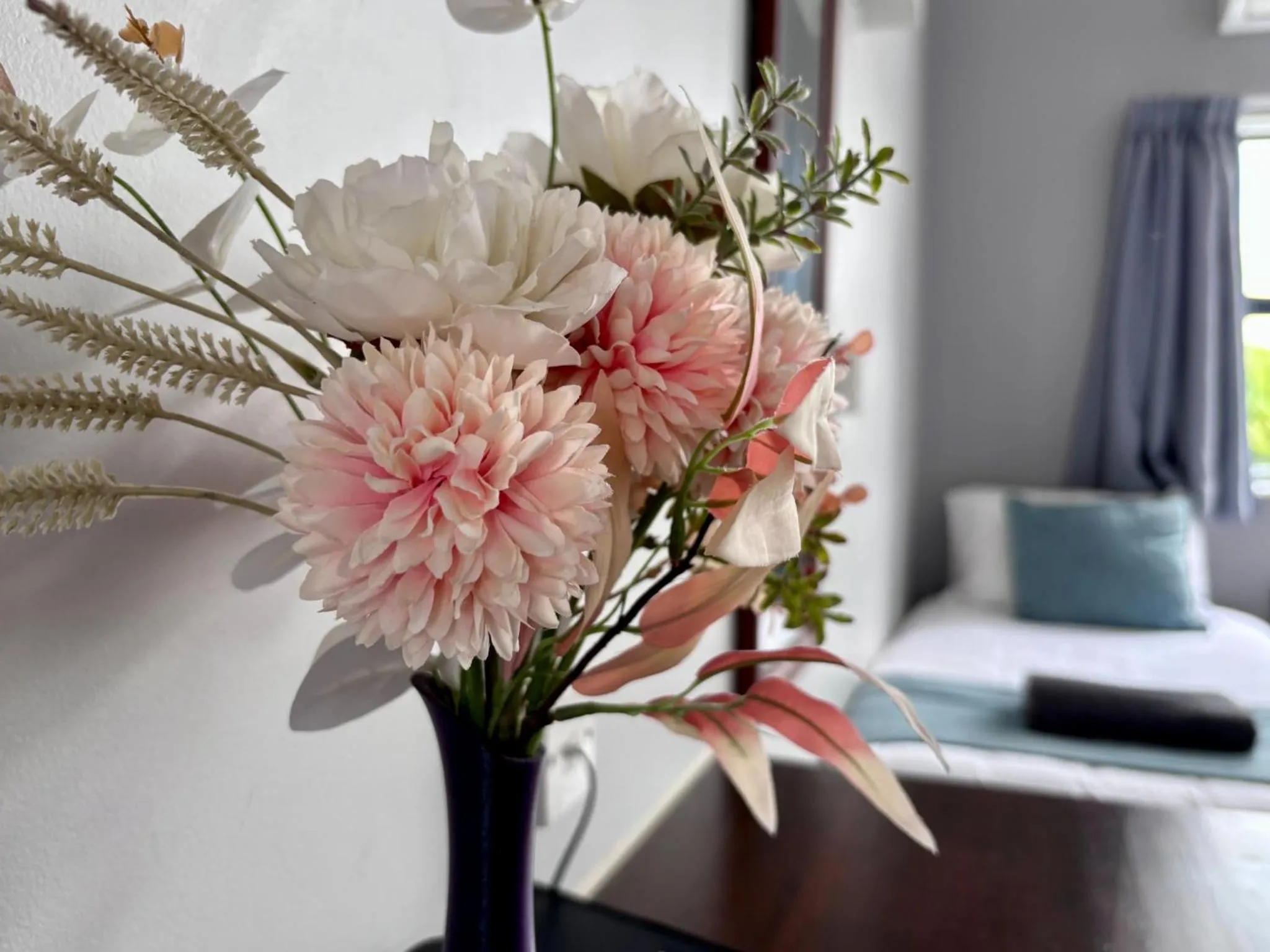 Decorative detail, Bed in Wrights by the Sea Motel