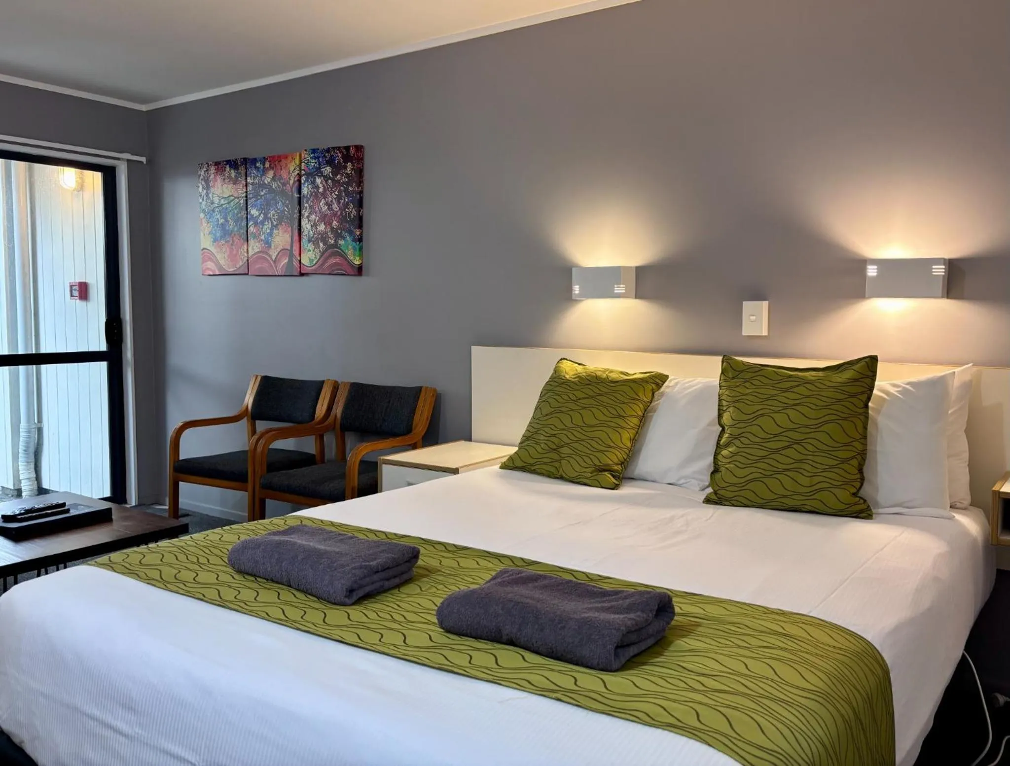 Bed in Wrights by the Sea Motel