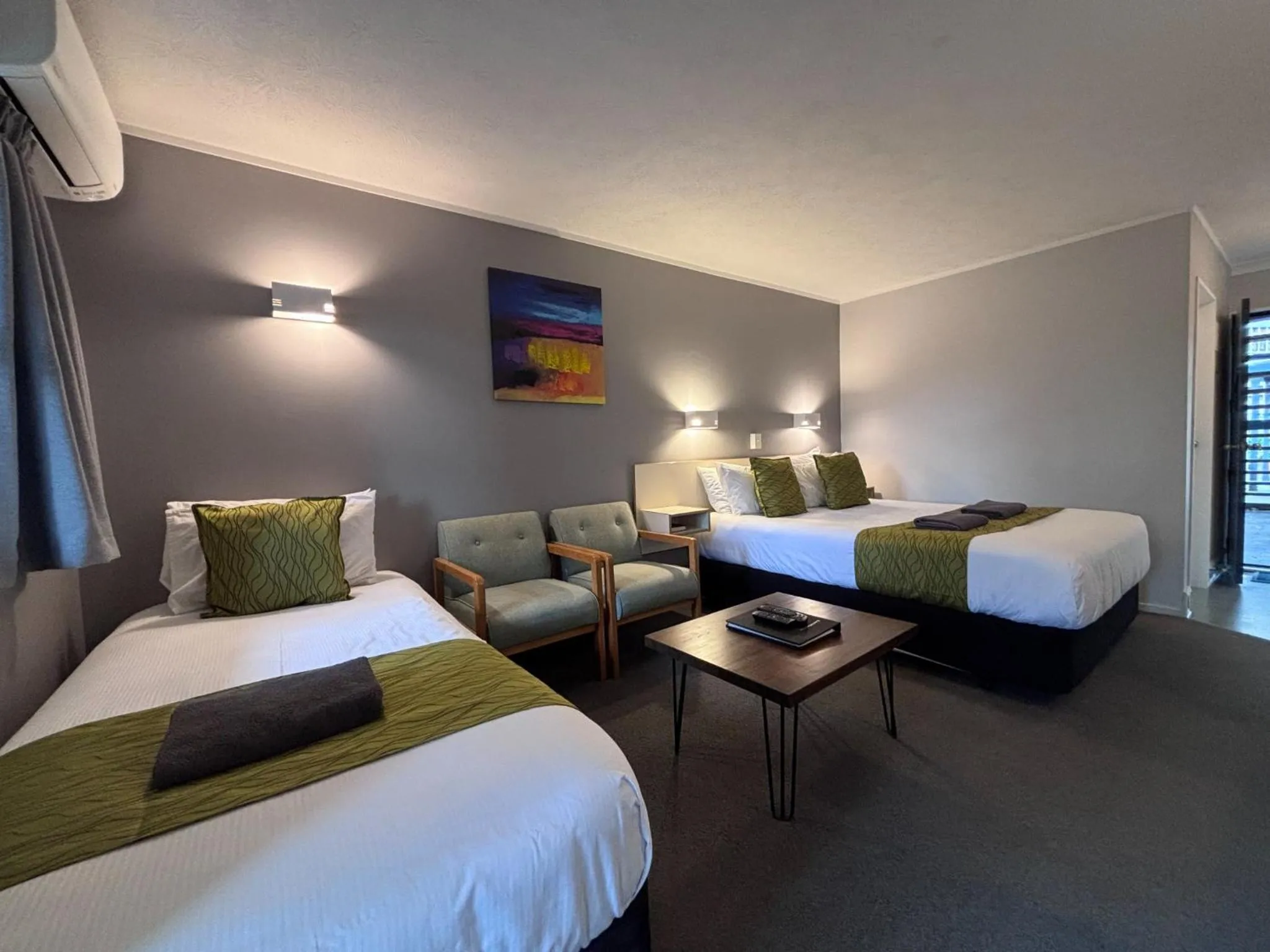 Bedroom, Bed in Wrights by the Sea Motel