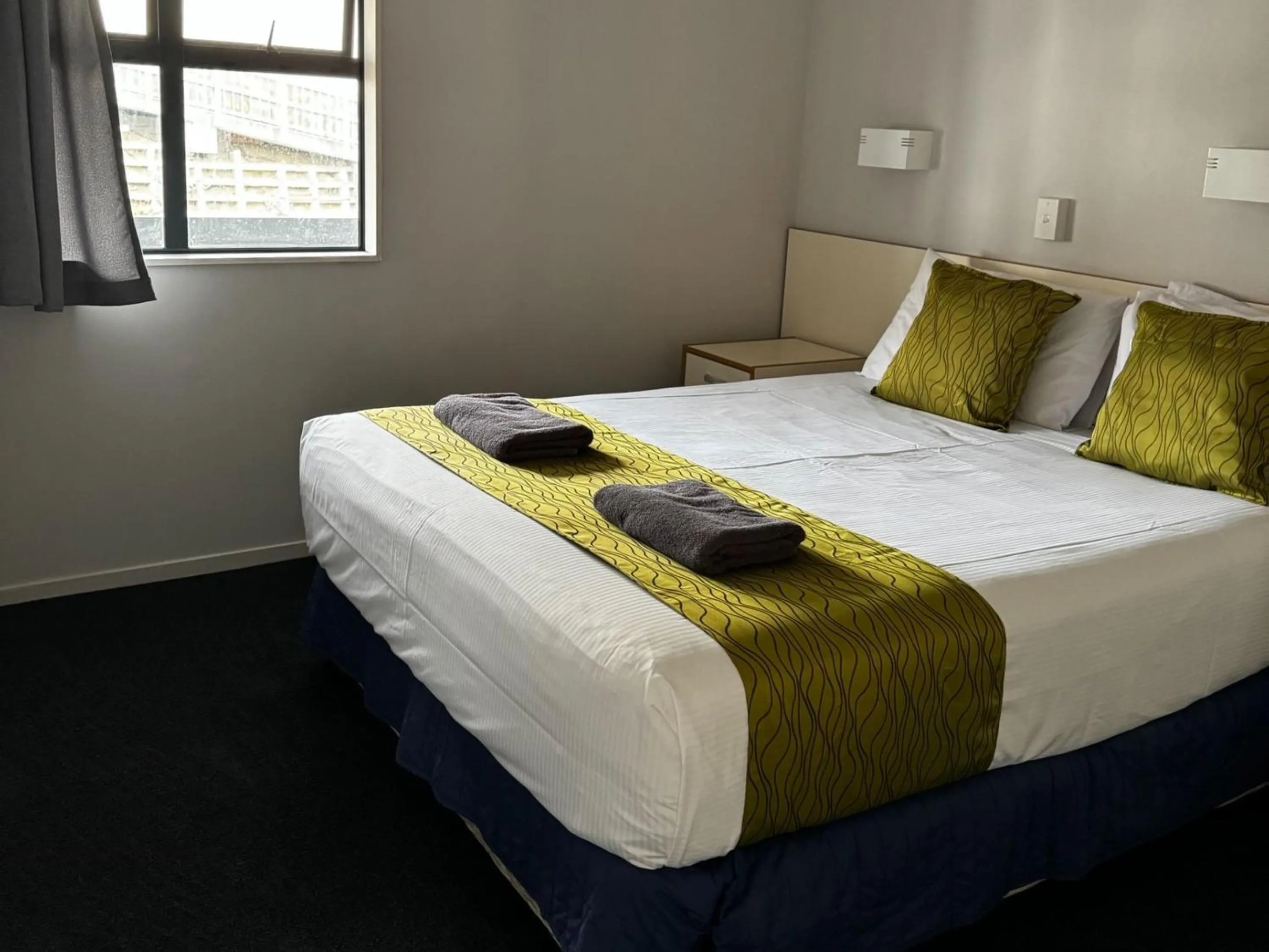 Bed in Wrights by the Sea Motel