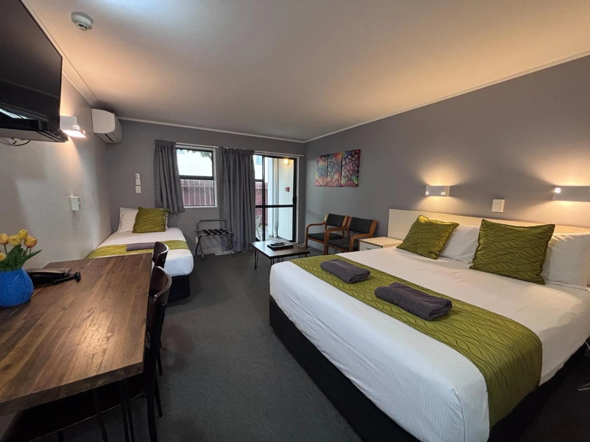 Bedroom, Bed in Wrights by the Sea Motel