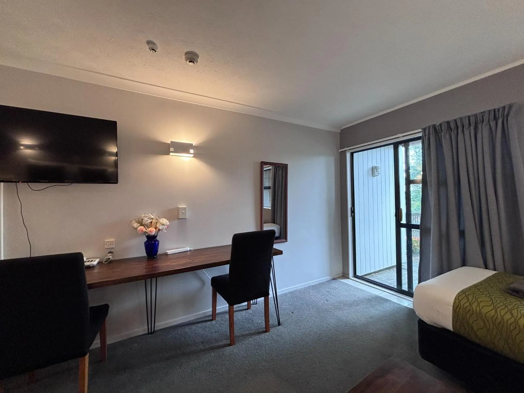 TV and multimedia, Bed in Wrights by the Sea Motel