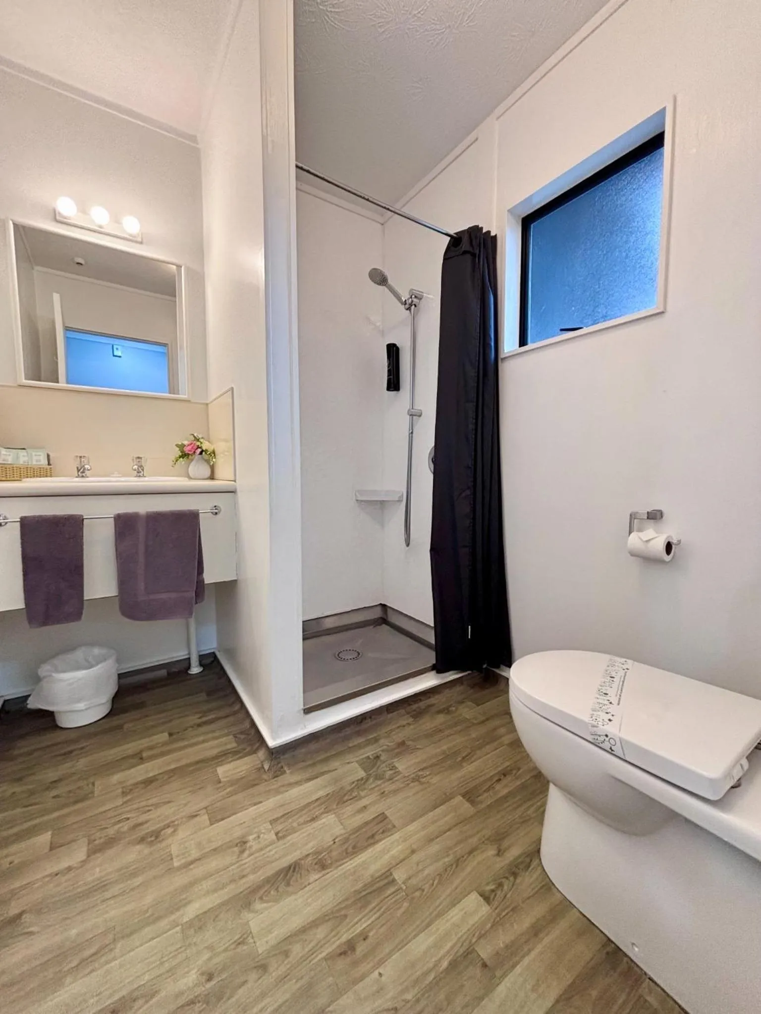 Bathroom in Wrights by the Sea Motel