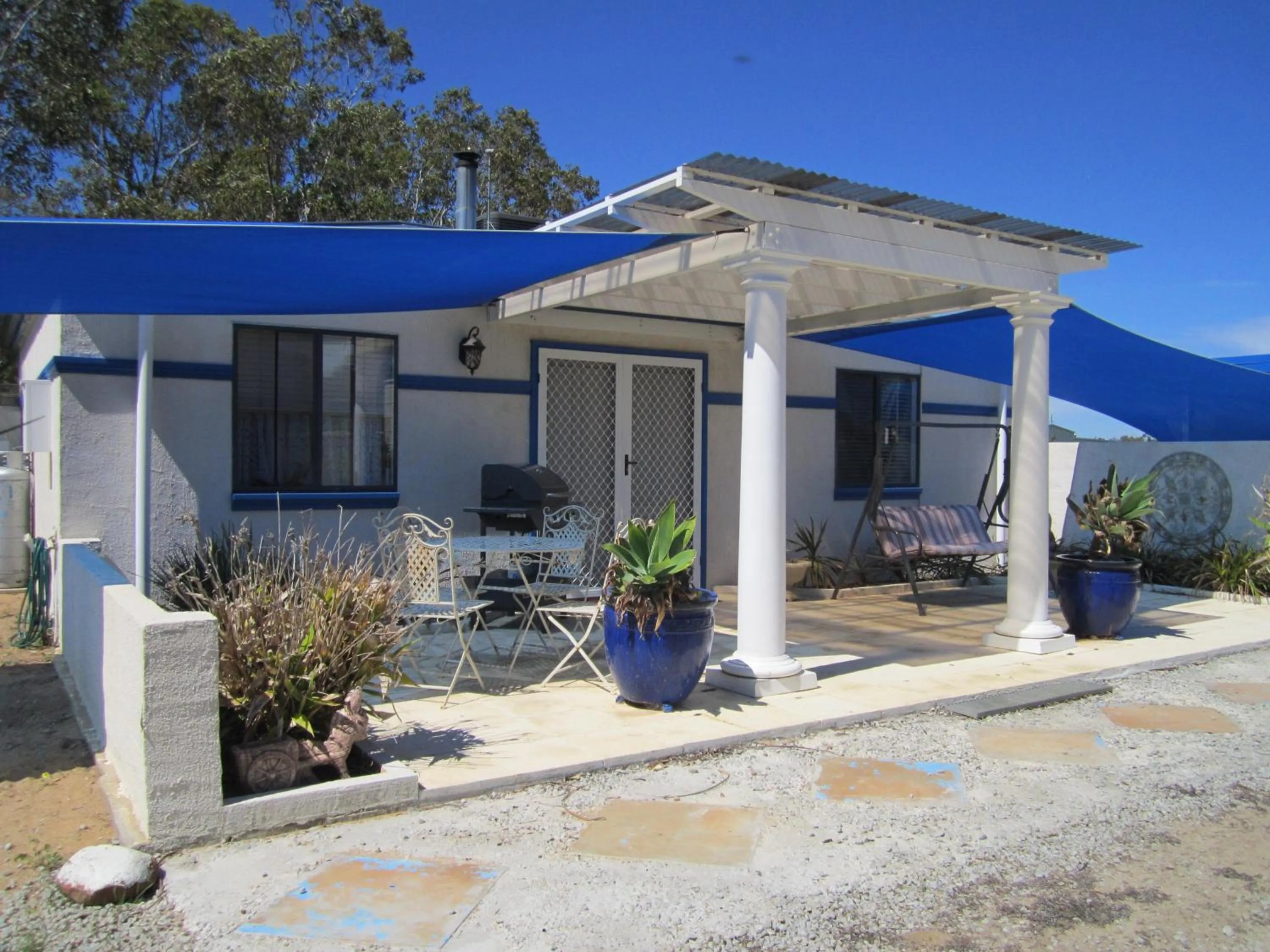 Valencia - Two-Bedroom Cottage in Lavendale Country Retreat