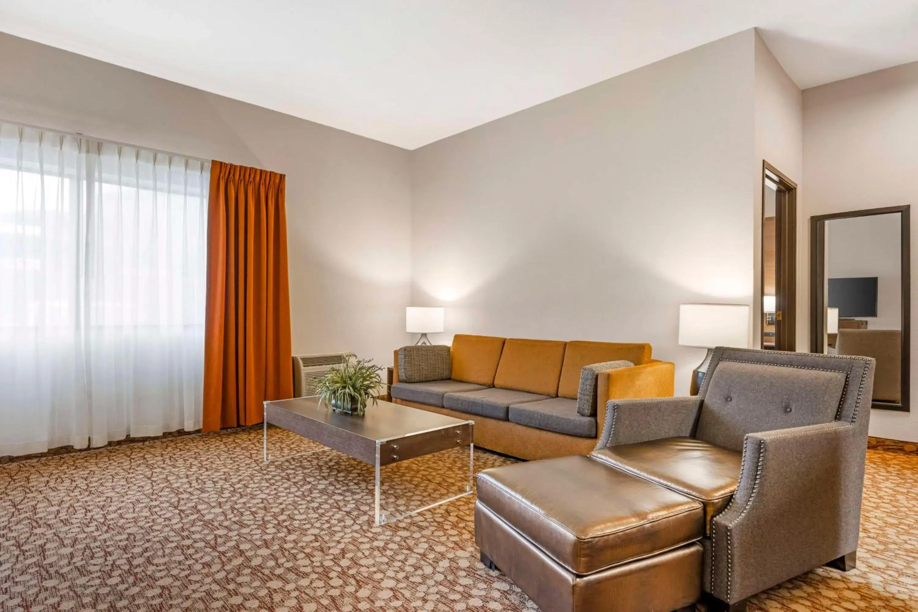 Photo of the whole room in Best Western Plus Mill Creek Inn Photo of the whole room in Best Western Plus Mill Creek Inn