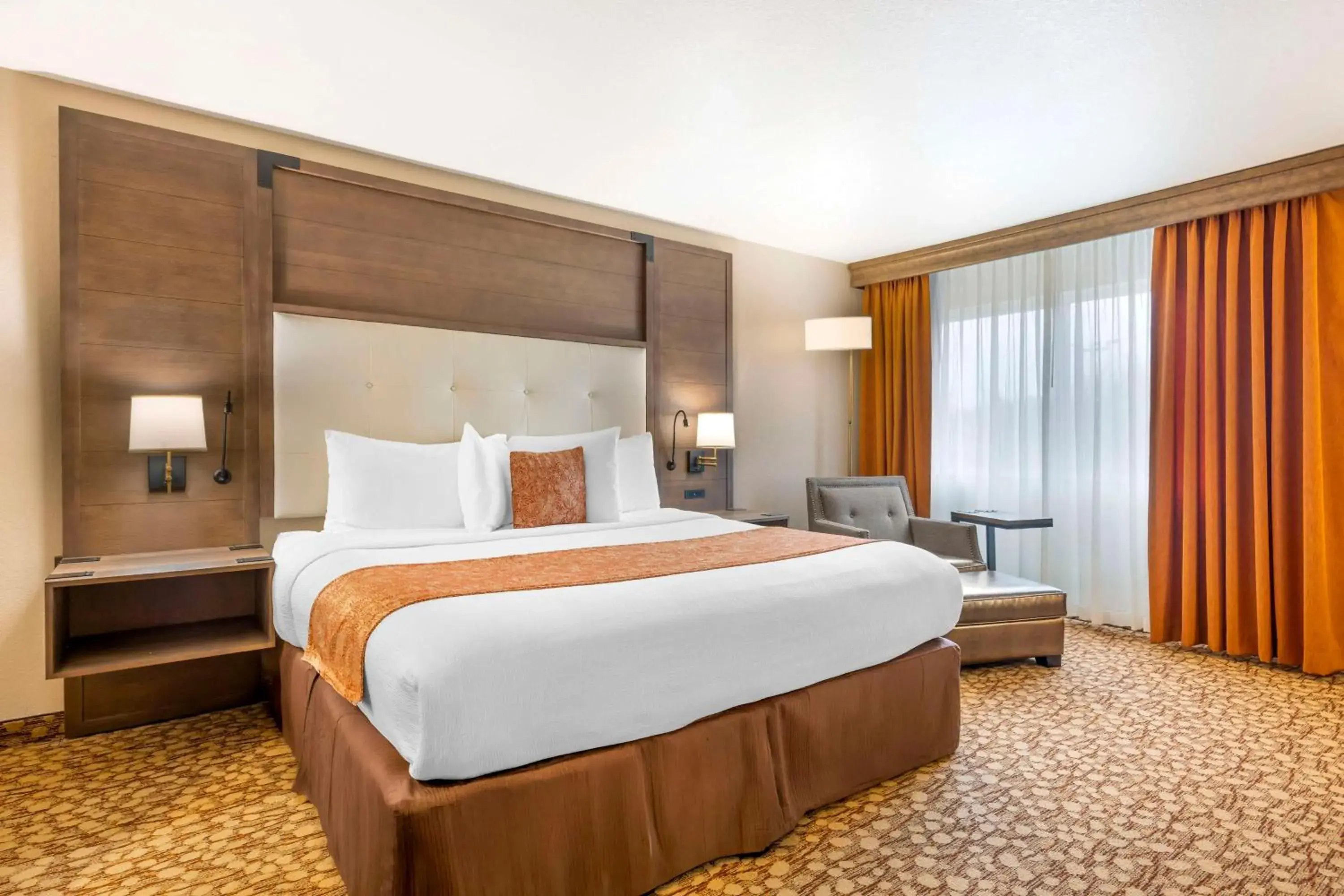 Bedroom, Bed in Best Western Plus Mill Creek Inn Bedroom, Bed in Best Western Plus Mill Creek Inn