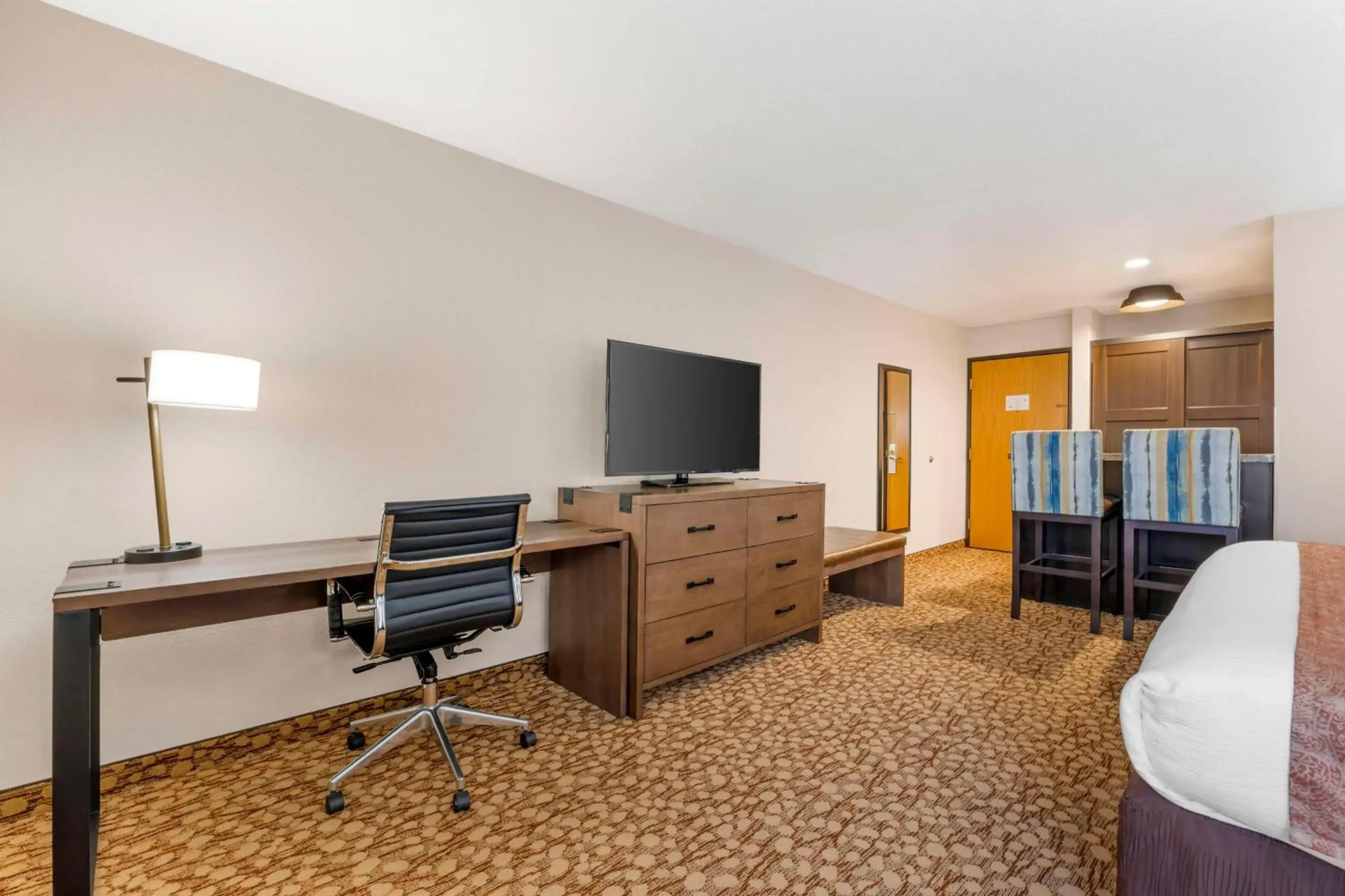 Bedroom in Best Western Plus Mill Creek Inn Bedroom in Best Western Plus Mill Creek Inn