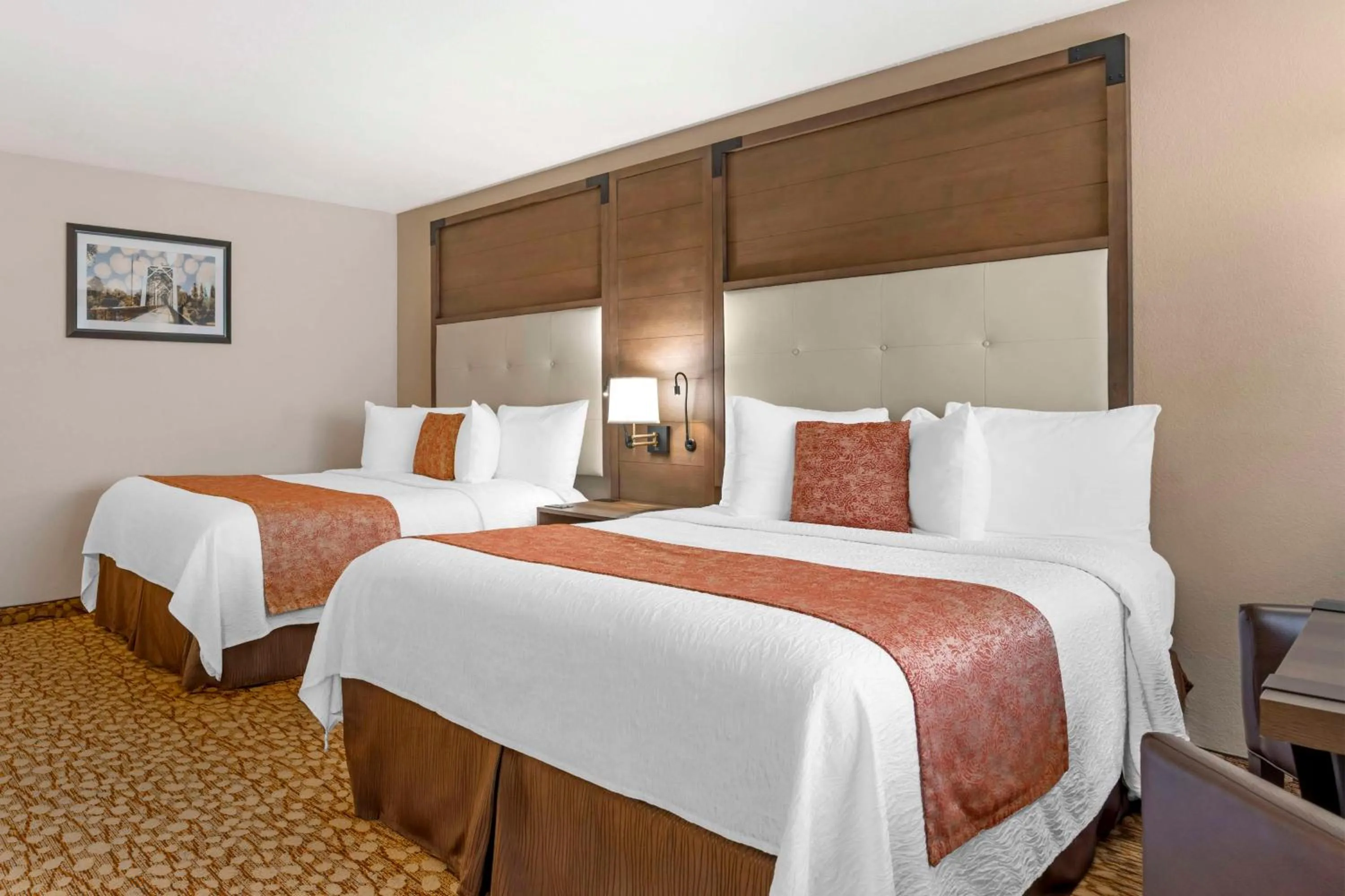 Bedroom, Bed in Best Western Plus Mill Creek Inn