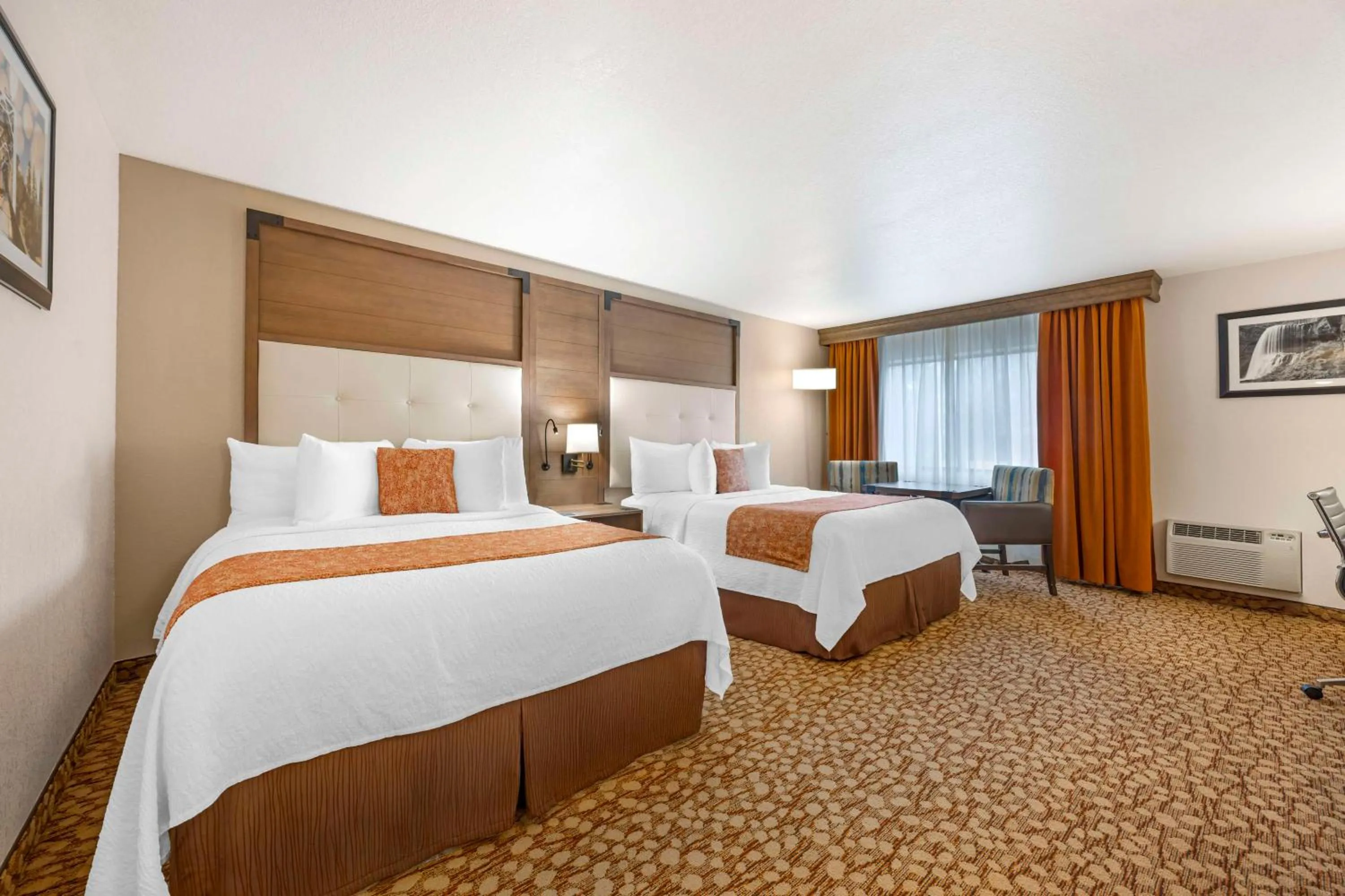 Bedroom, Bed in Best Western Plus Mill Creek Inn