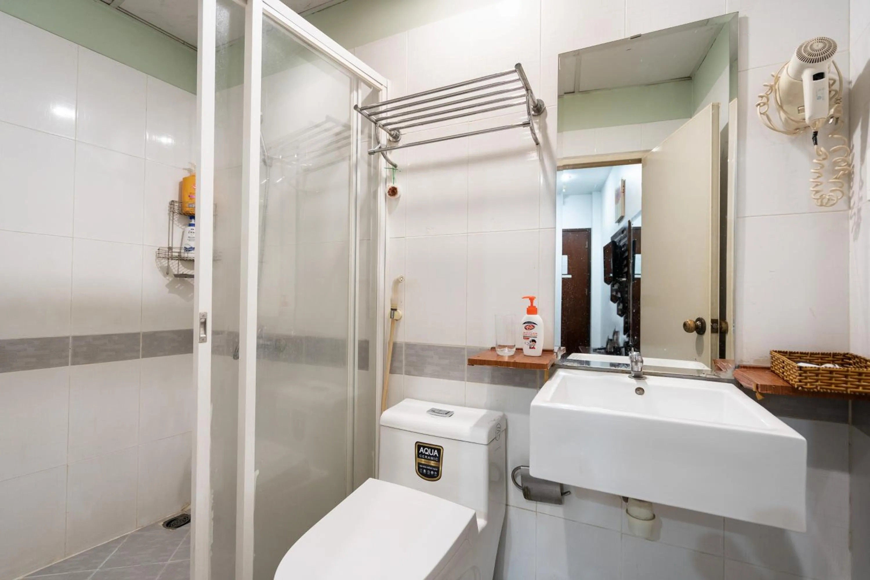 Shower in Sen Sai Gon Hotel - Ben Thanh Market