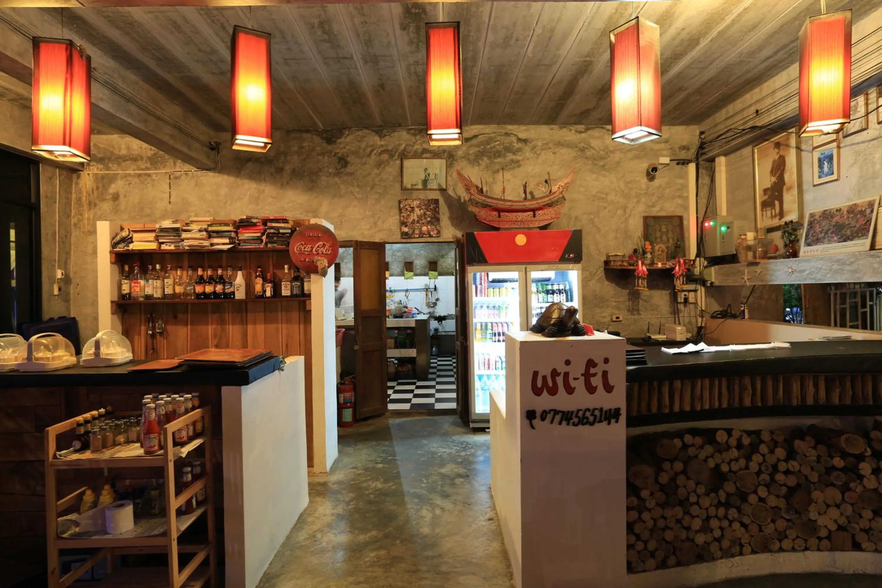 Restaurant/places to eat in In Touch Resort