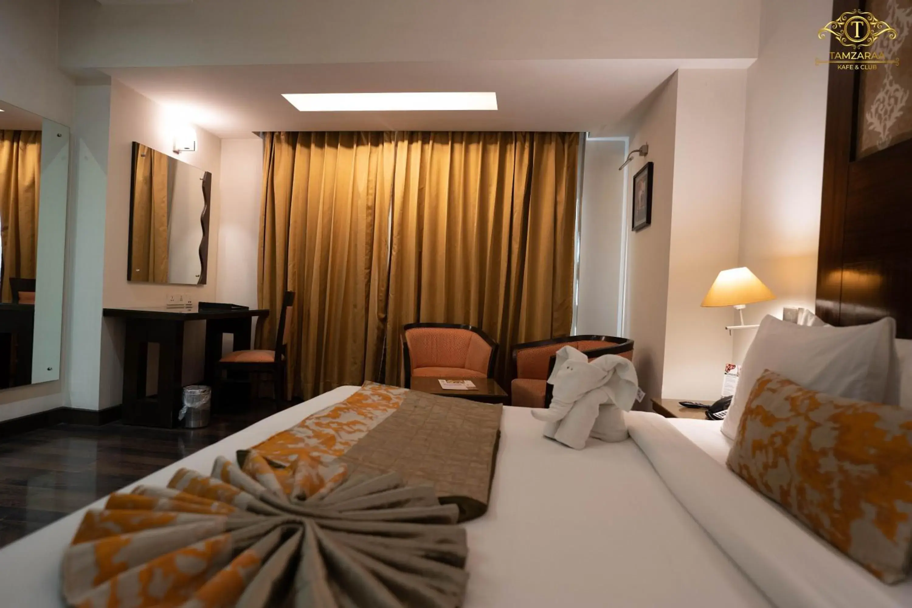 Superior King Room - Smoking in Best Western Maryland Superior King Room - Smoking in Best Western Maryland