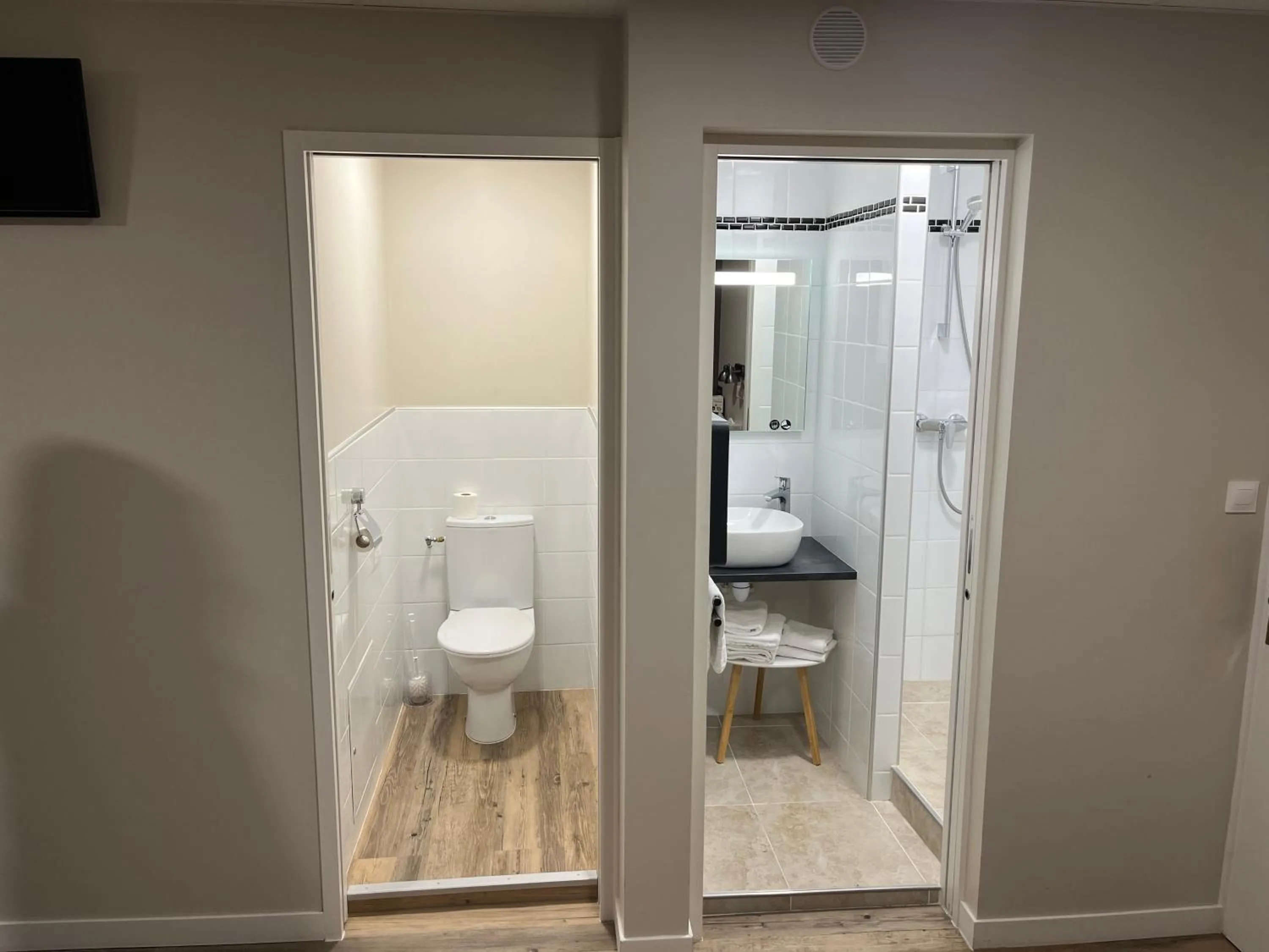 Bathroom in Nouvel Hotel