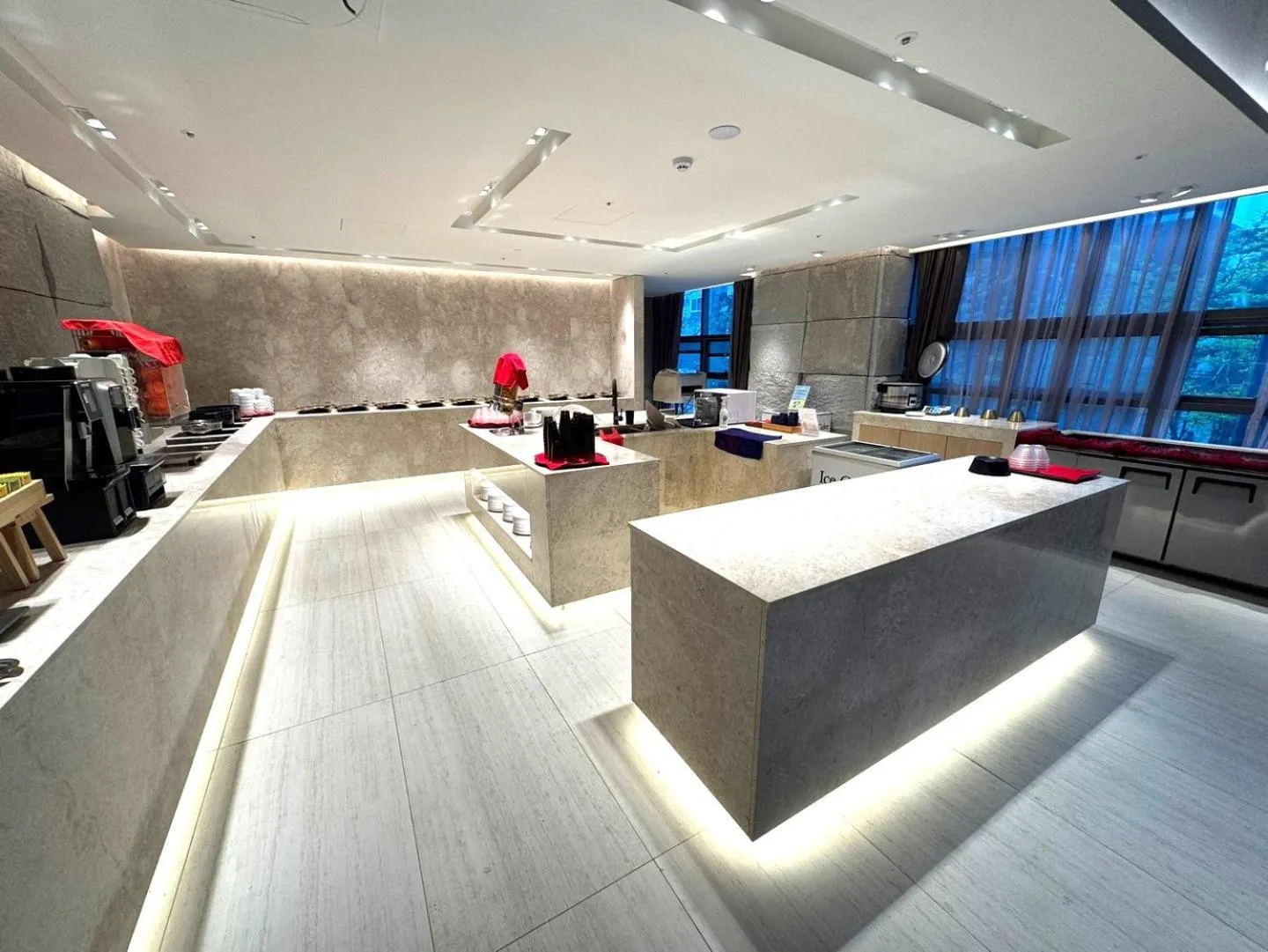 Restaurant/places to eat in Hotel tt Seomyeon