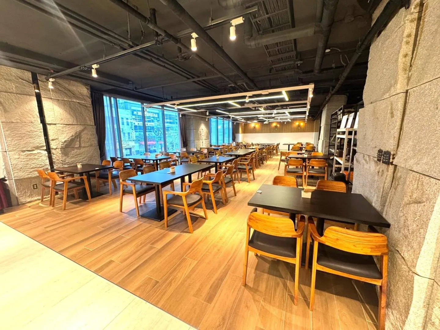 Restaurant/places to eat in Hotel tt Seomyeon