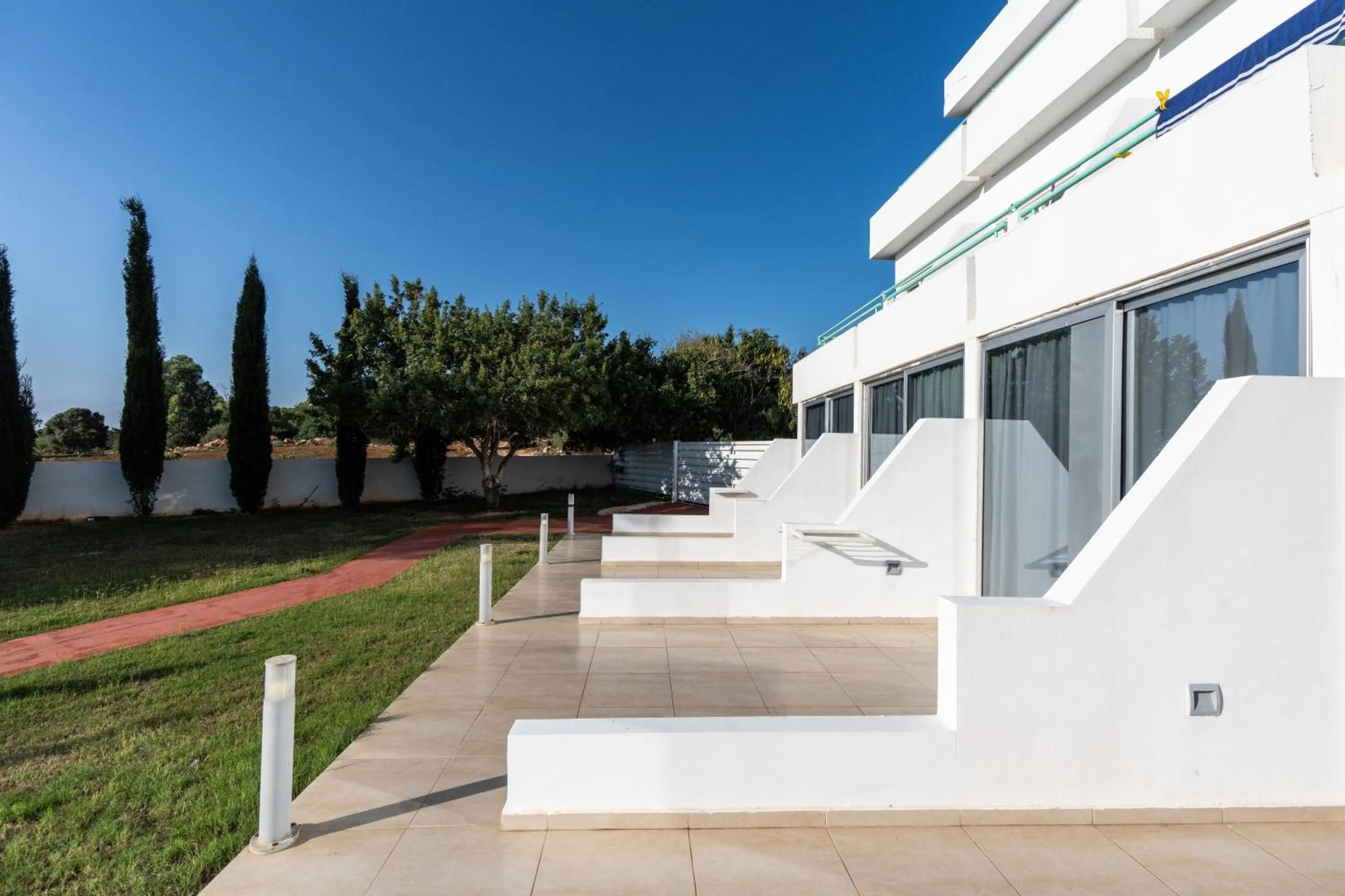 Garden in Adelais Bay Hotel