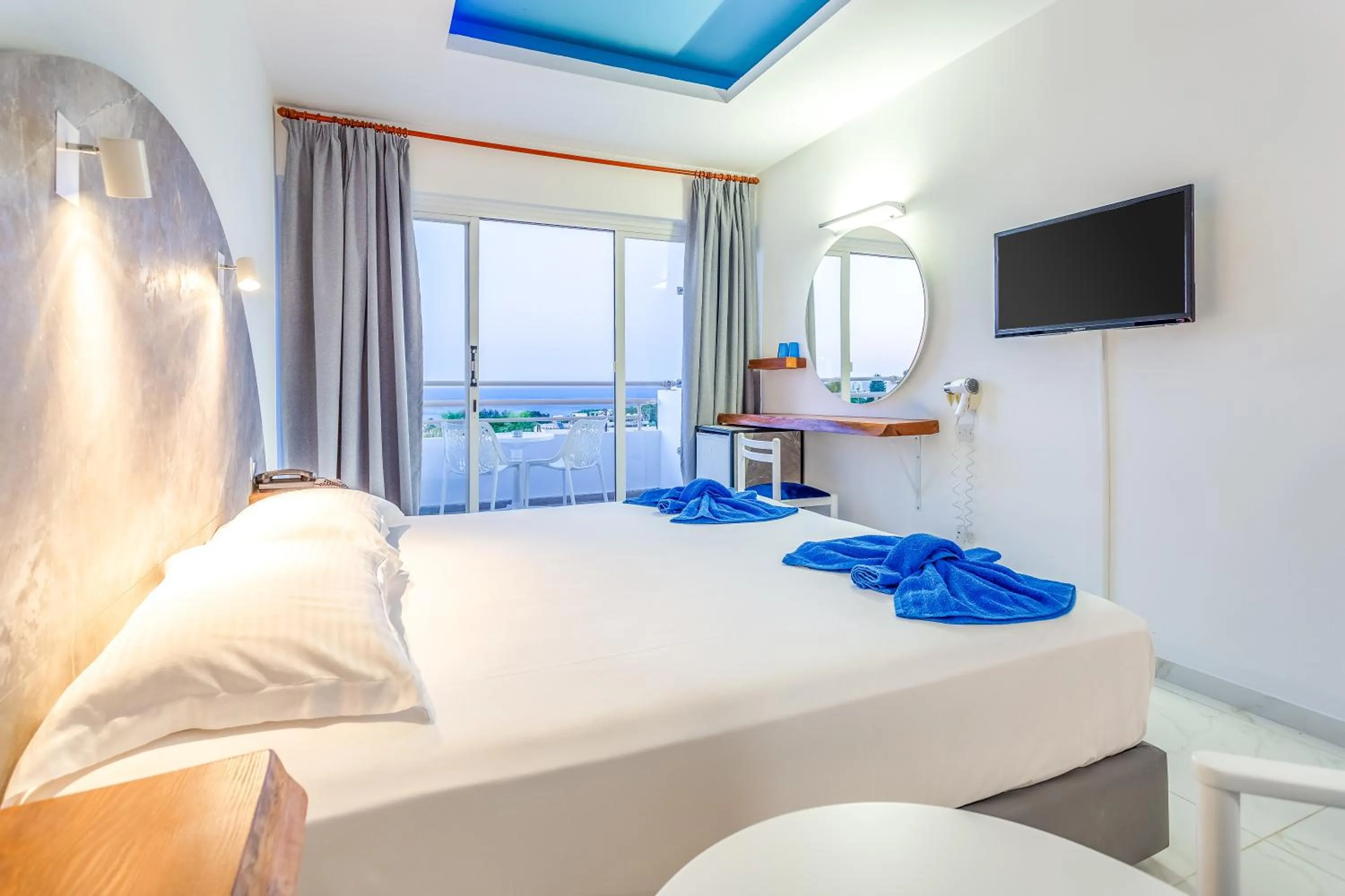 Bed in Adelais Bay Hotel