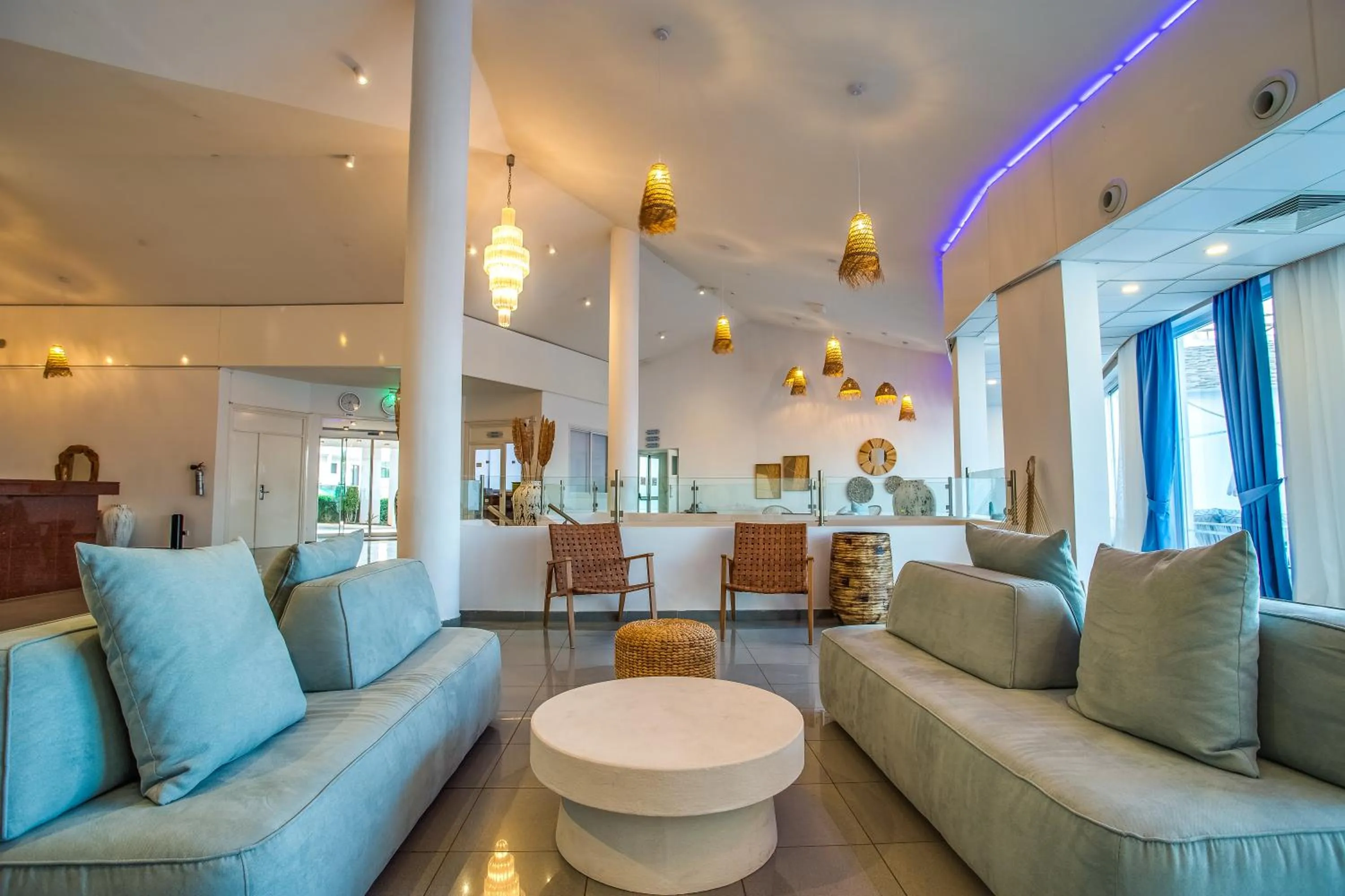 Property building in Adelais Bay Hotel