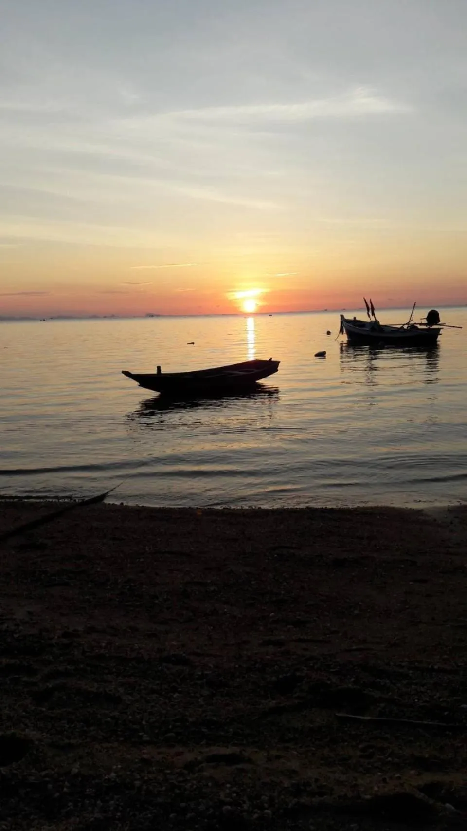Jungle Hut Bungalows & Hotel