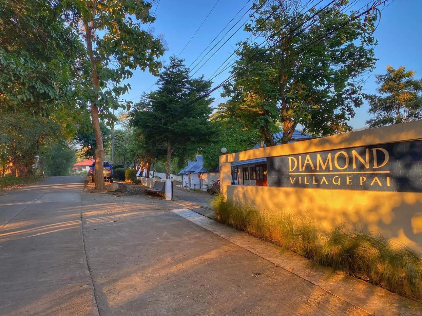 Facade/entrance in Diamond Village Pai