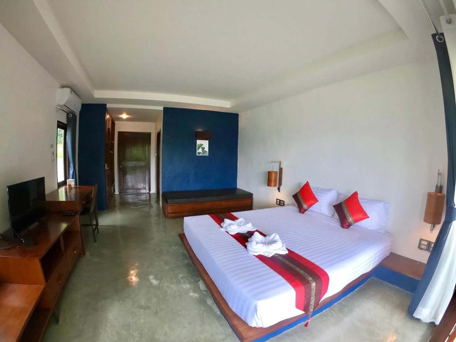 Photo of the whole room, Bed in Diamond Village Pai
