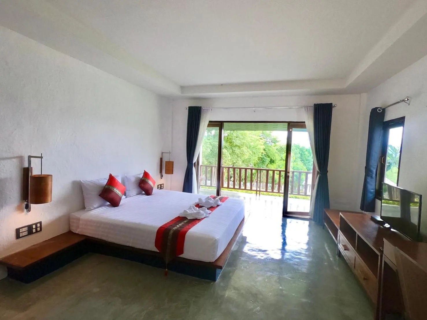Photo of the whole room, Bed in Diamond Village Pai