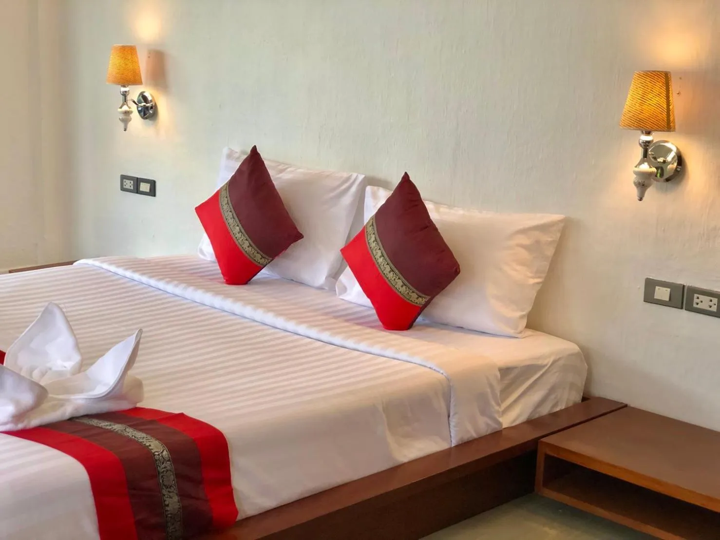 Bed in Diamond Village Pai