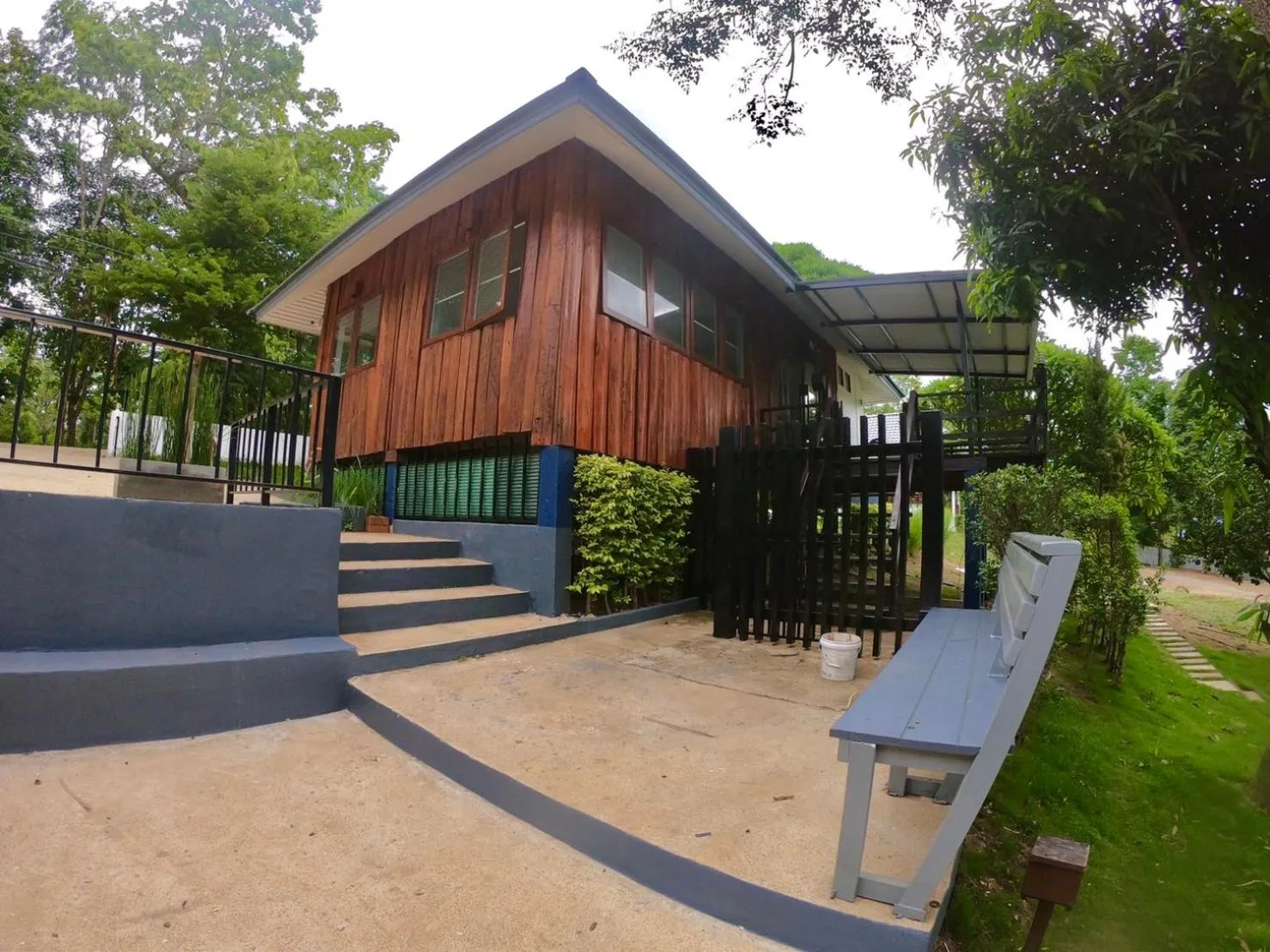 Property building in Diamond Village Pai