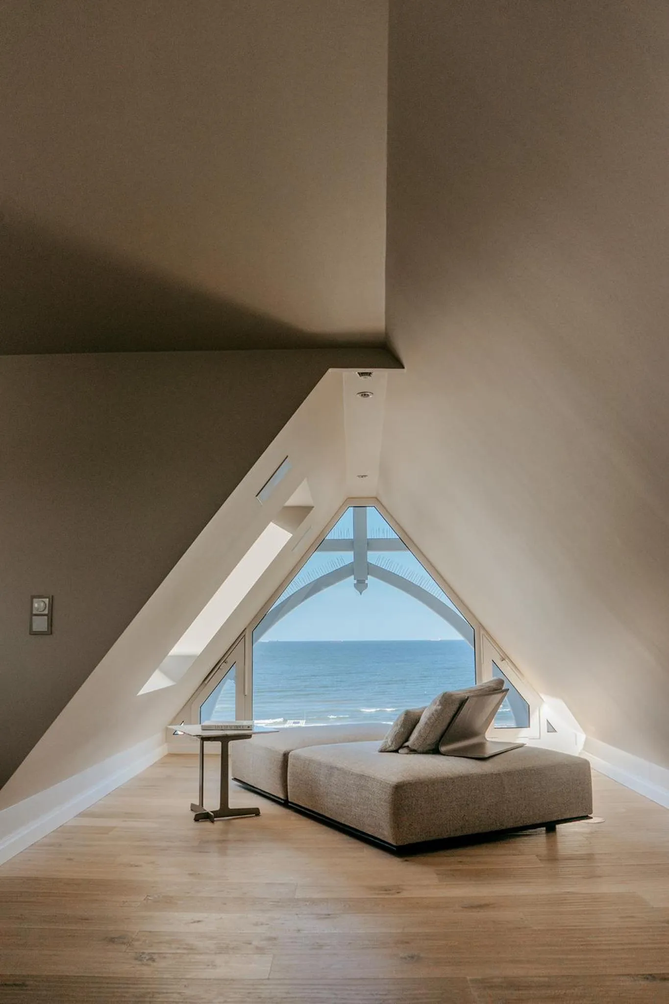 Living room, Bed in Strandhotel Ostende