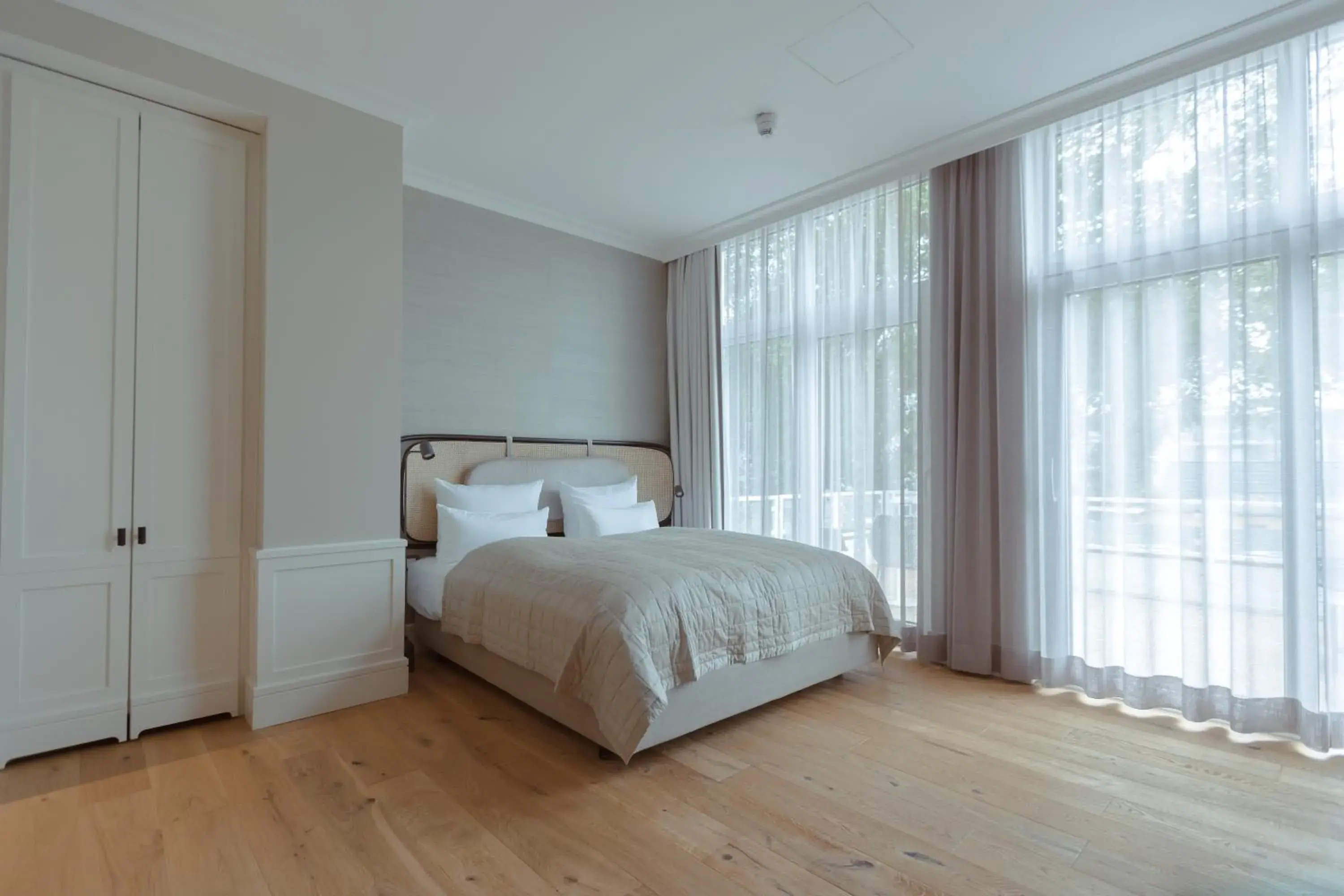 Bedroom, Bed in Strandhotel Ostende