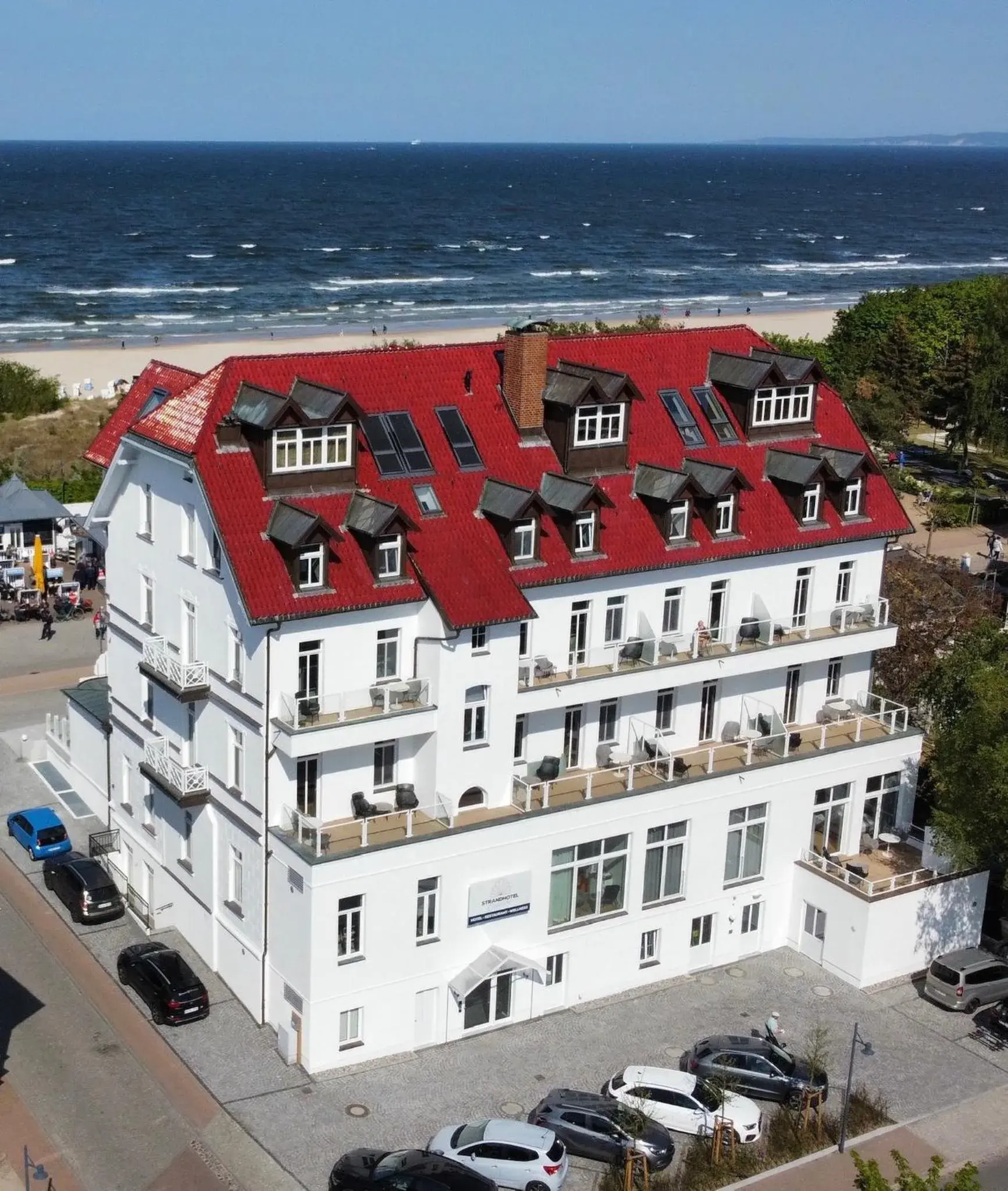 Property building, Bird's-eye View in Strandhotel Ostende