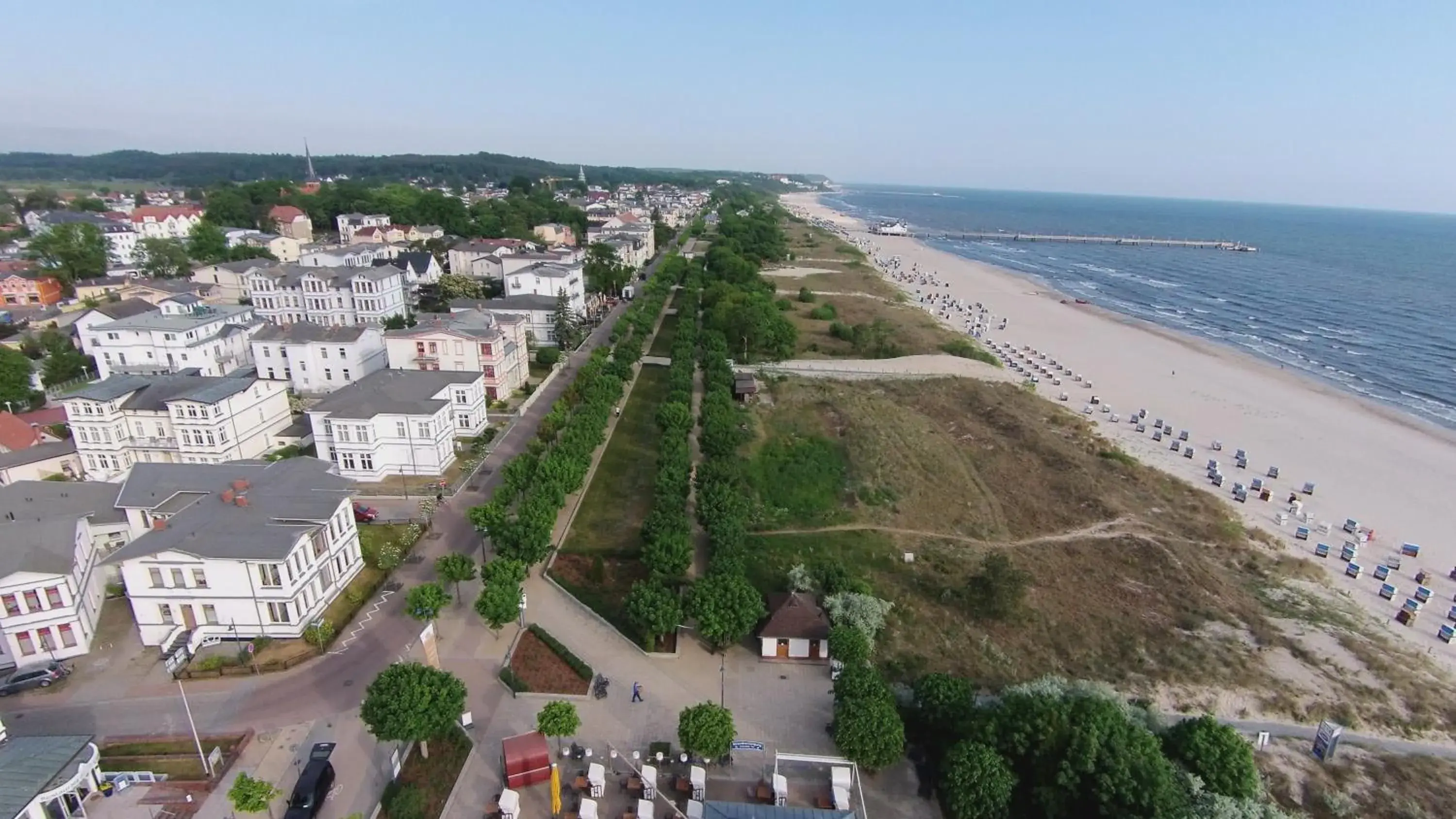 Day, Bird's-eye View in Strandhotel Ostende