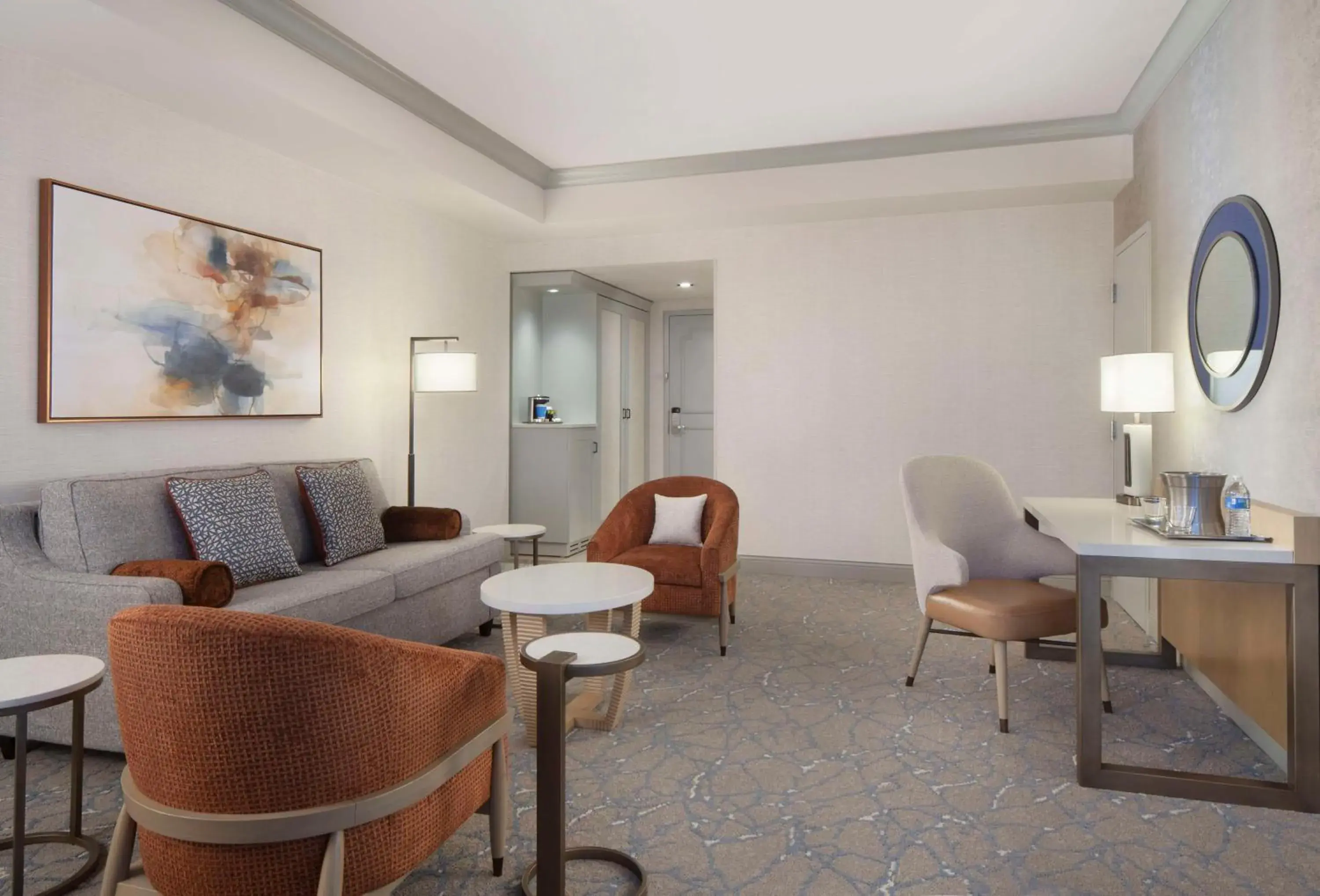 Tower Deluxe King Suite in Hilton Anatole Tower Deluxe King Suite in Hilton Anatole