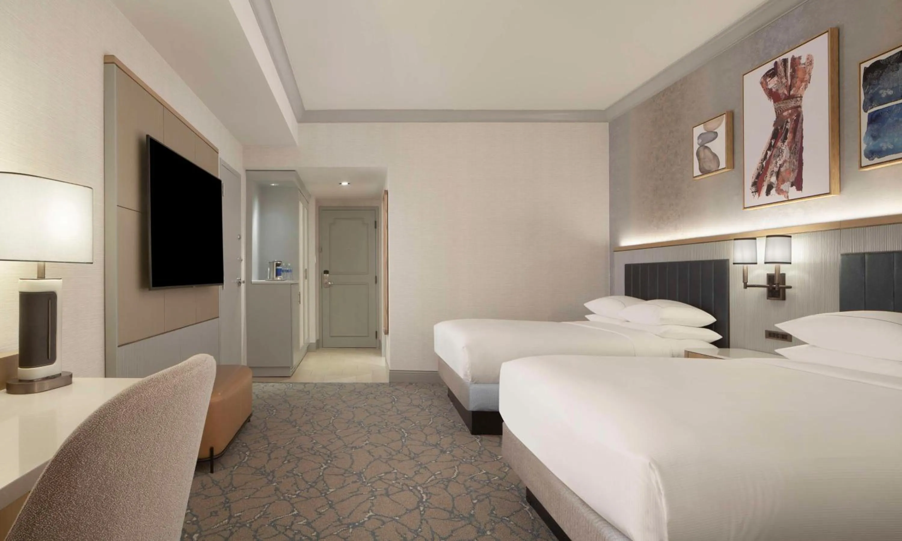 Photo of the whole room, Bed in Hilton Anatole