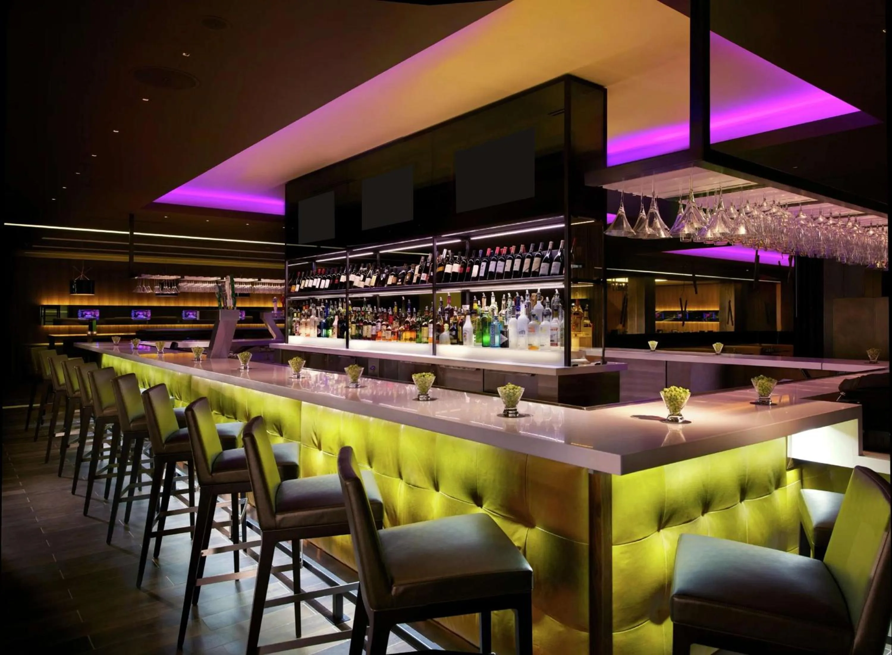 Restaurant/places to eat in Hilton Anatole