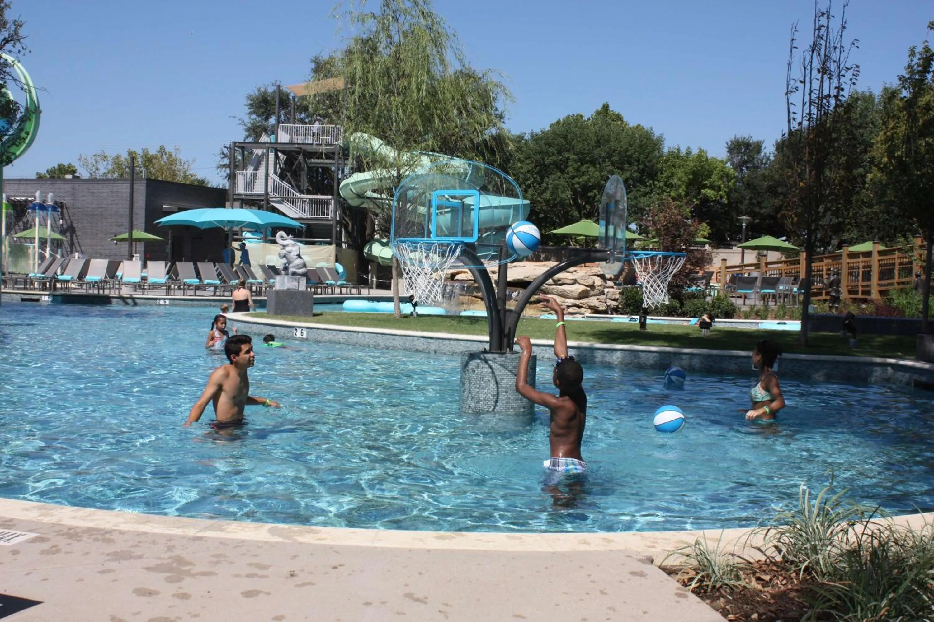 Pool view in Hilton Anatole