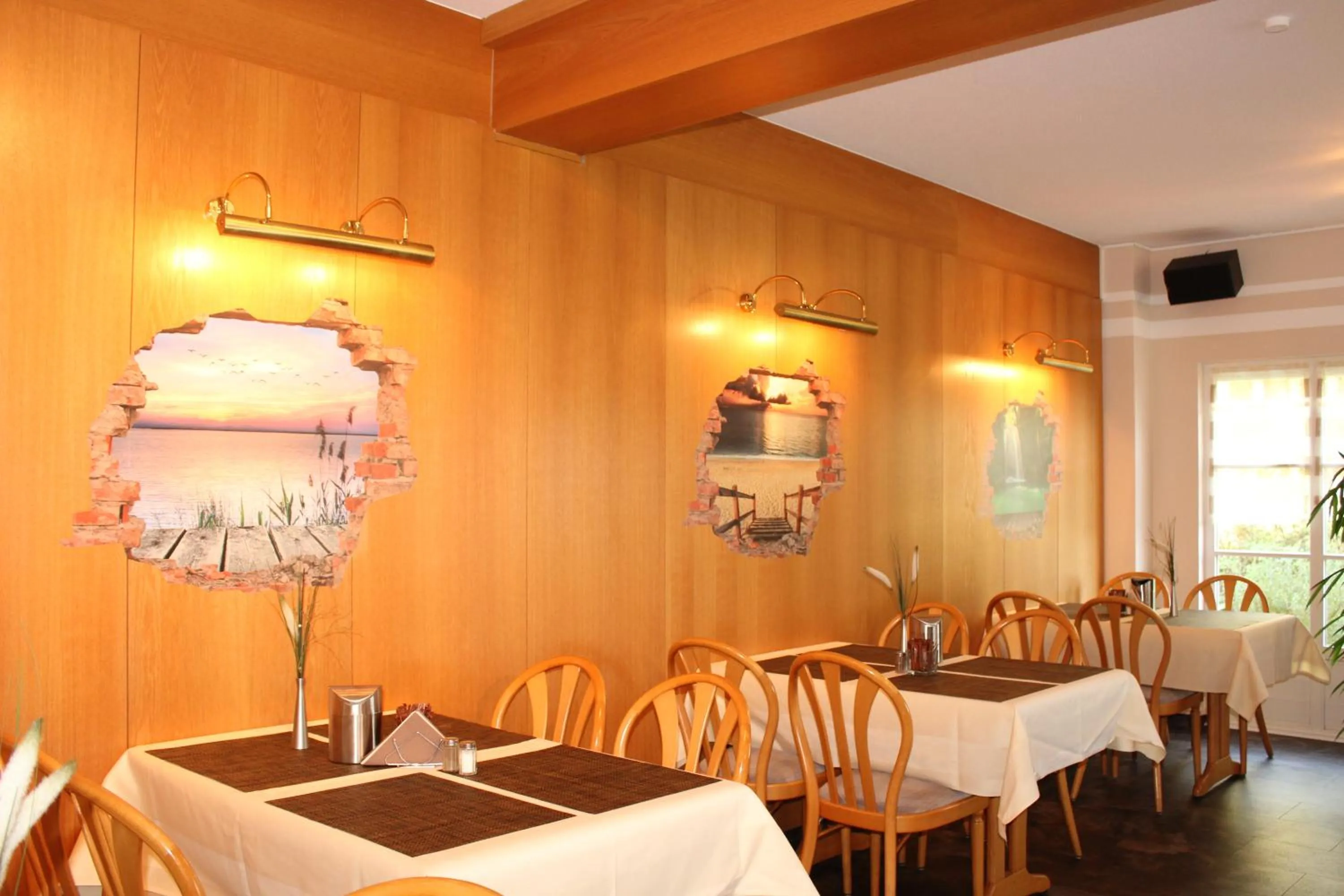 Restaurant/places to eat in Landhaus Hotel Müller