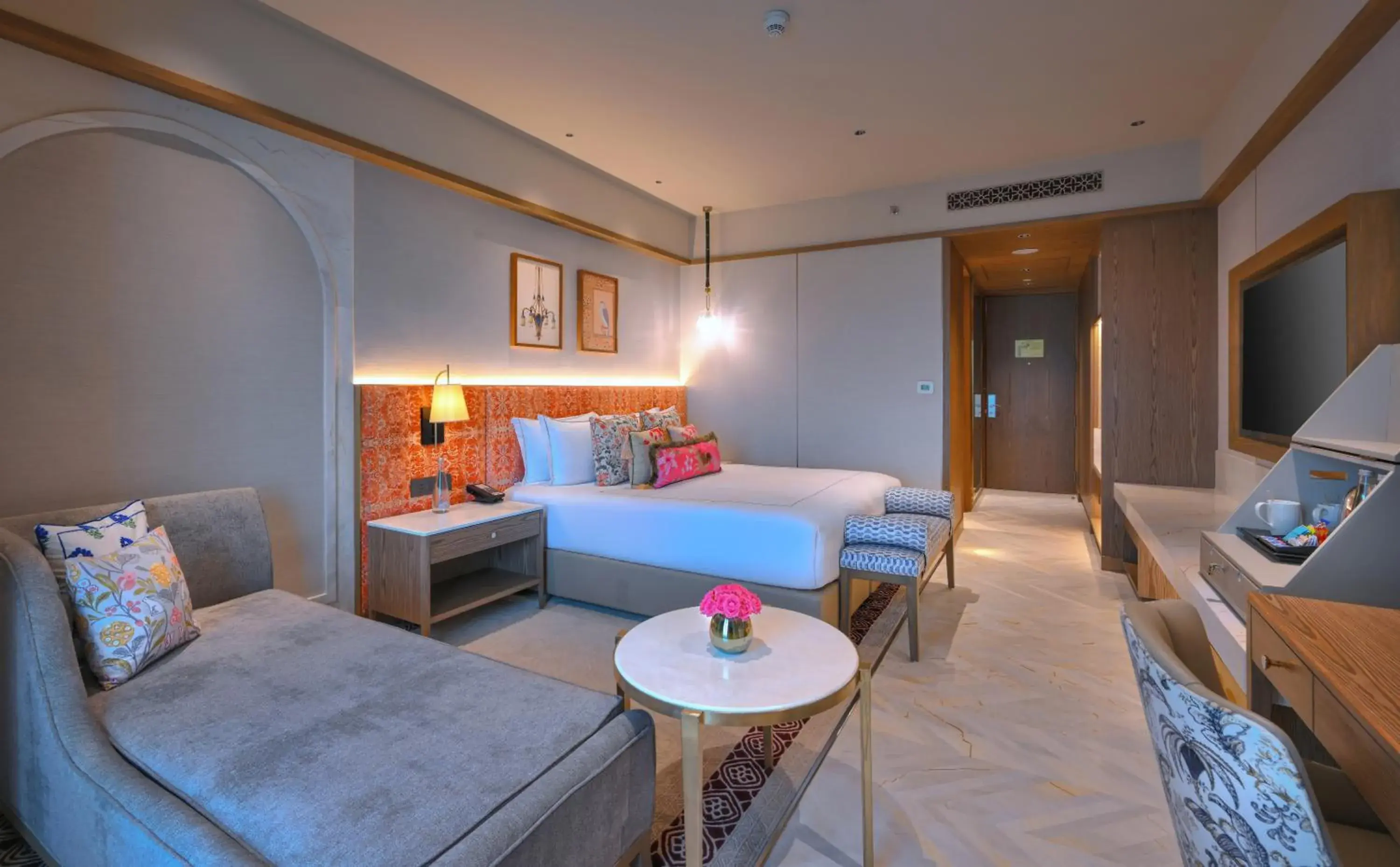 Taj Club Room King Bed with 15% discount on food, beverages, laundry and spa - single occupancy in Taj Agra Taj Club Room King Bed with 15% discount on food, beverages, laundry and spa - single occupancy in Taj Agra