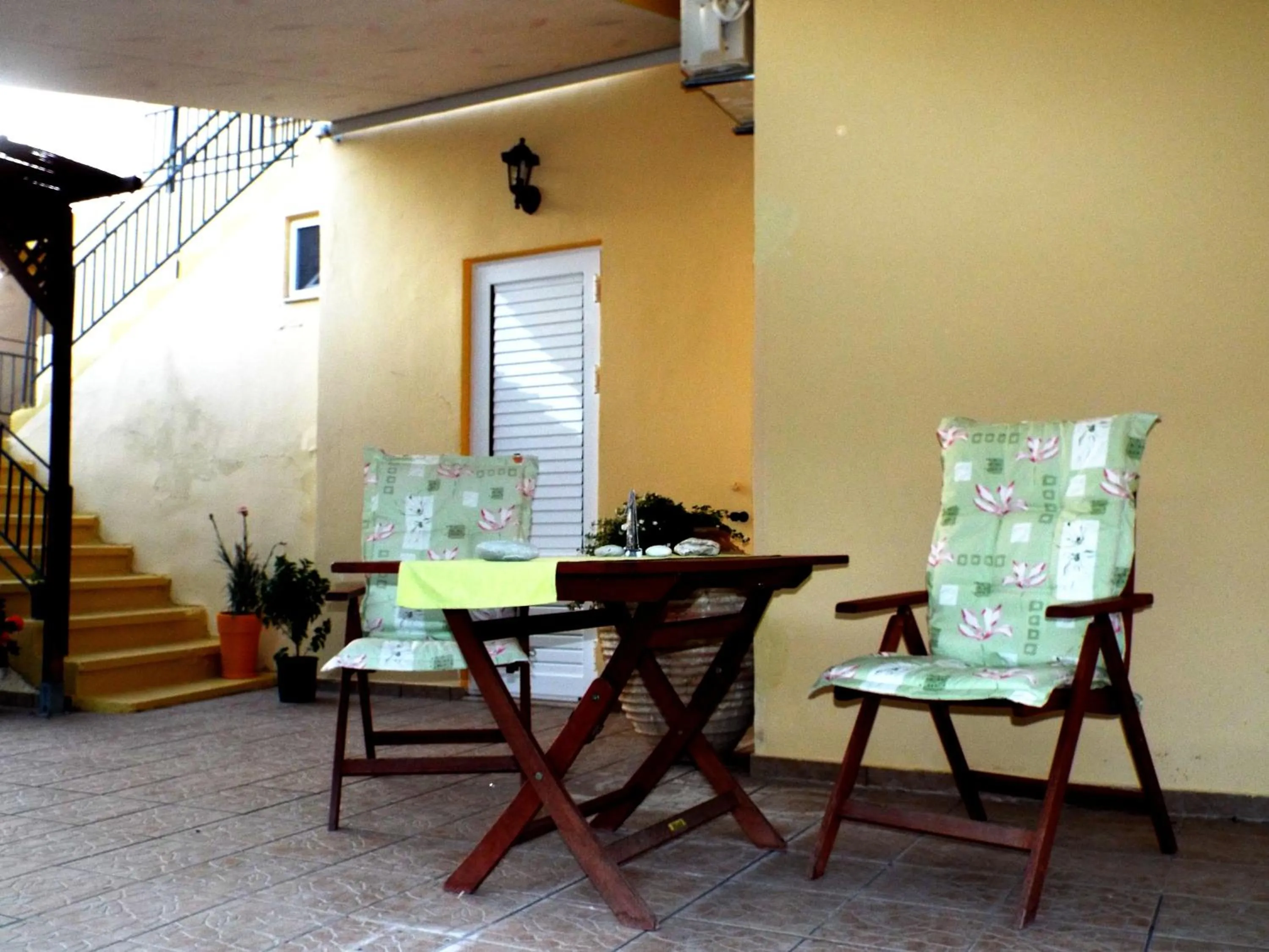 Patio in Heliofili