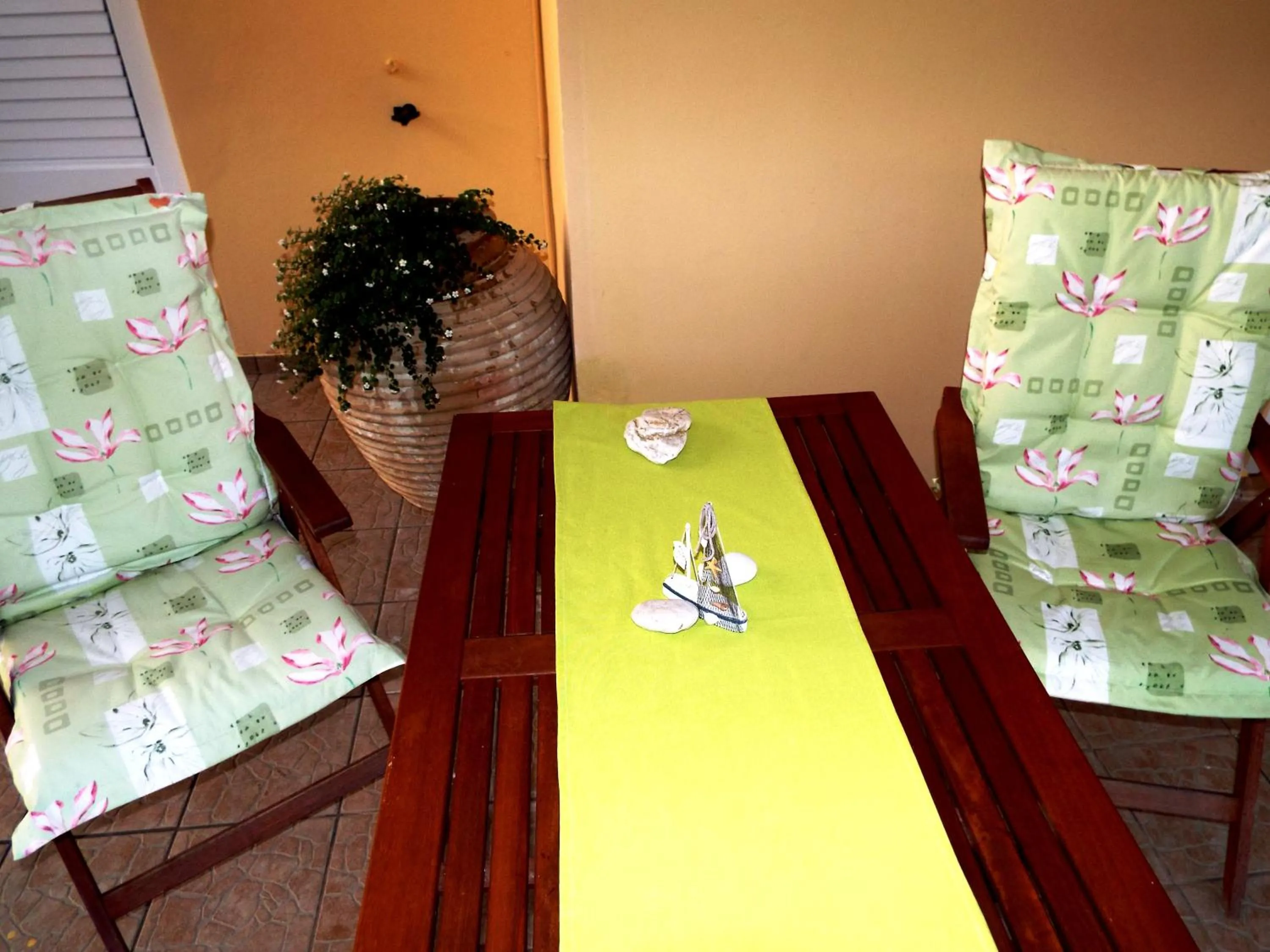 Patio in Heliofili