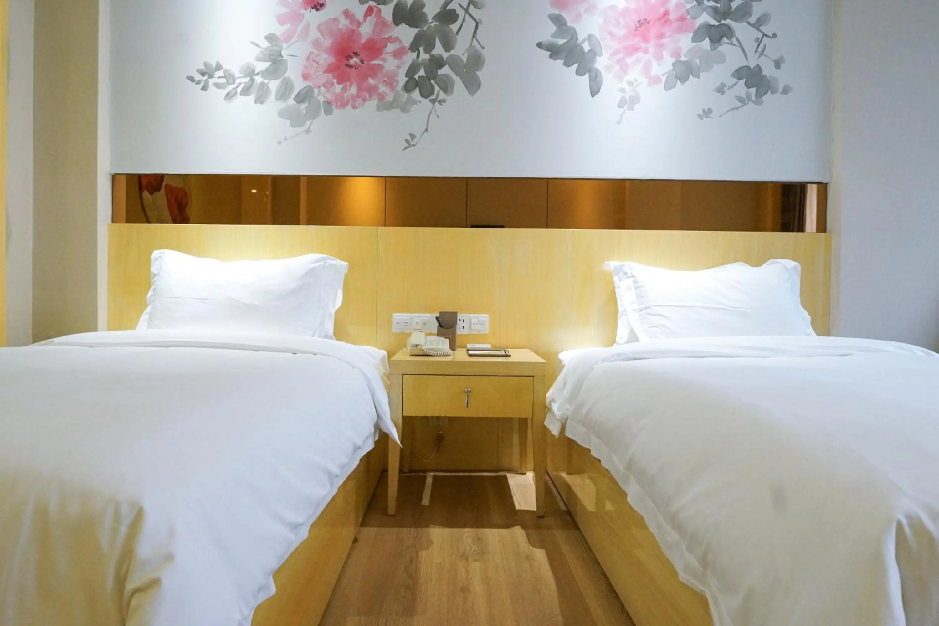 Photo of the whole room, Bed in Paco Hotel Ouzhuang Metro Guangzhou