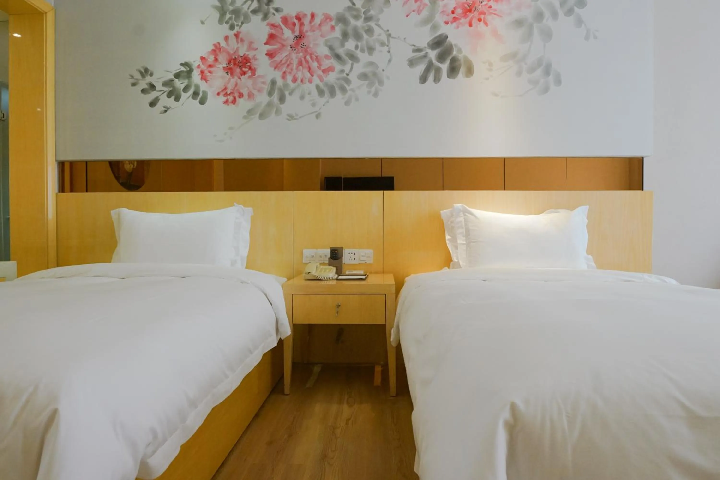 Photo of the whole room, Bed in Paco Hotel Ouzhuang Metro Guangzhou