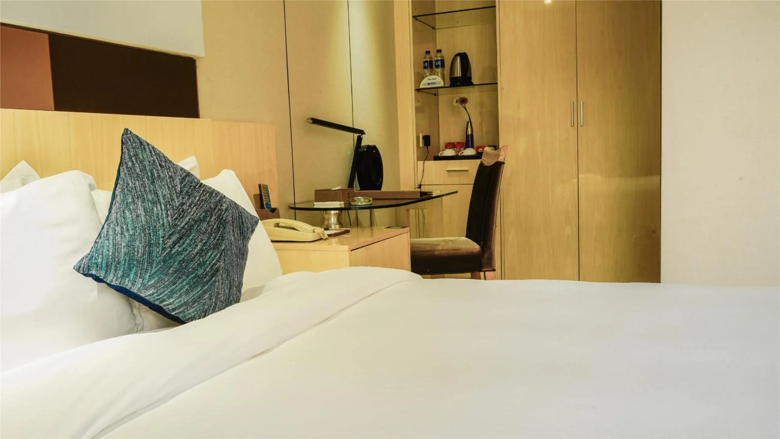 room service, Bed in Paco Hotel Ouzhuang Metro Guangzhou